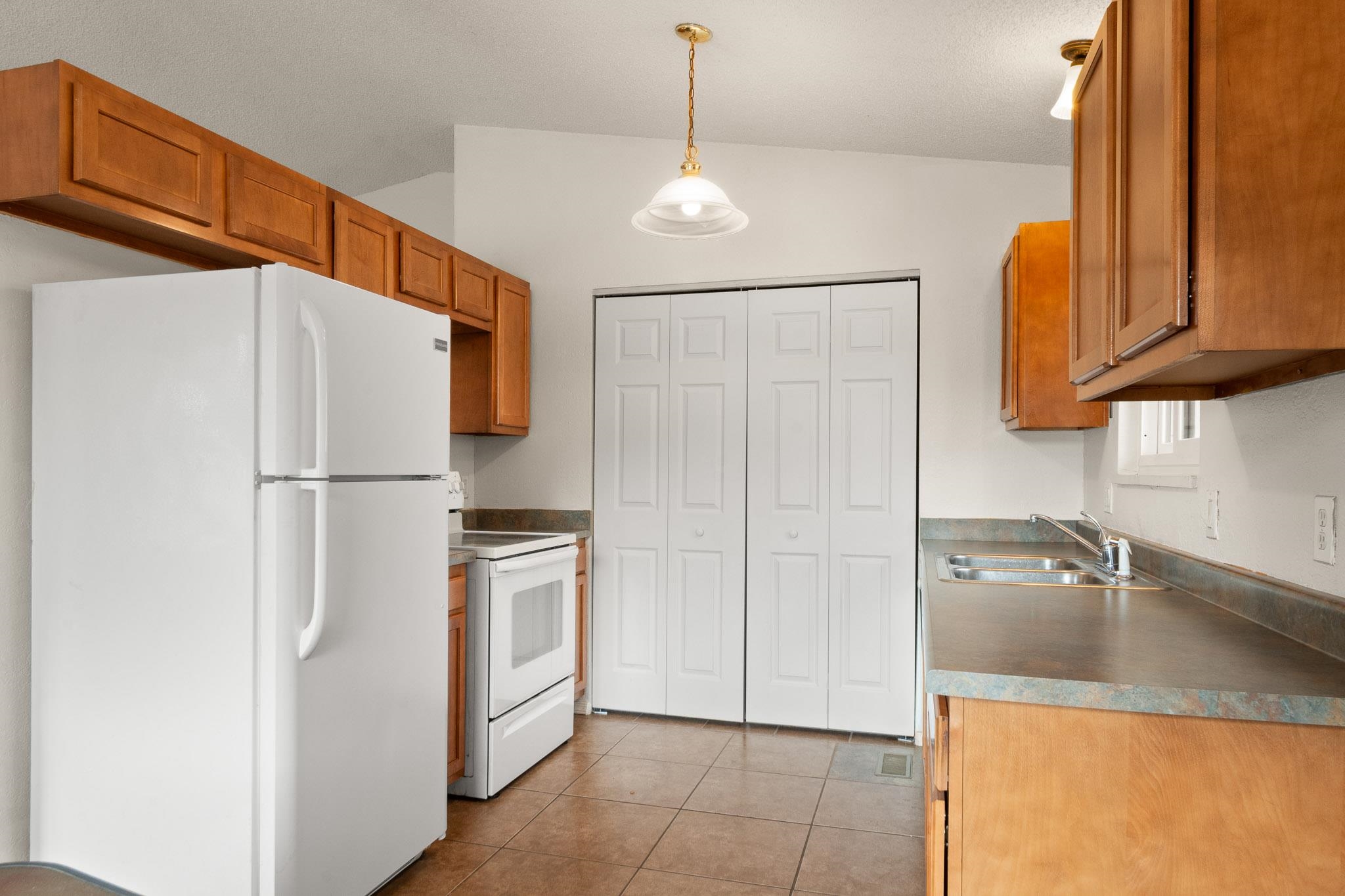 621 32 Road Property Photo 8