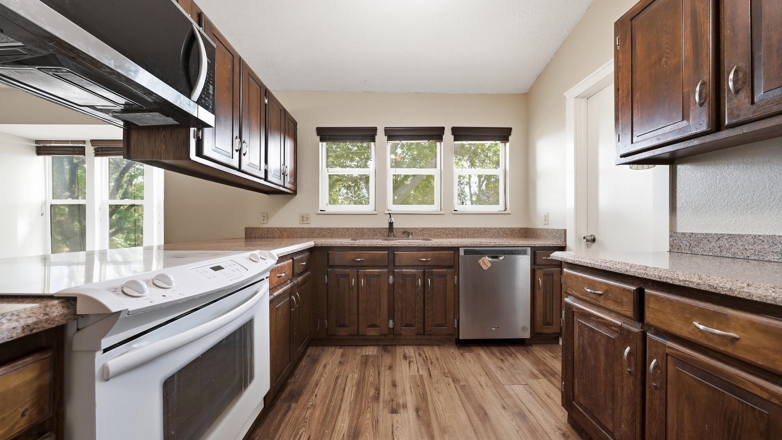 2902 Violet Place Property Photo 16