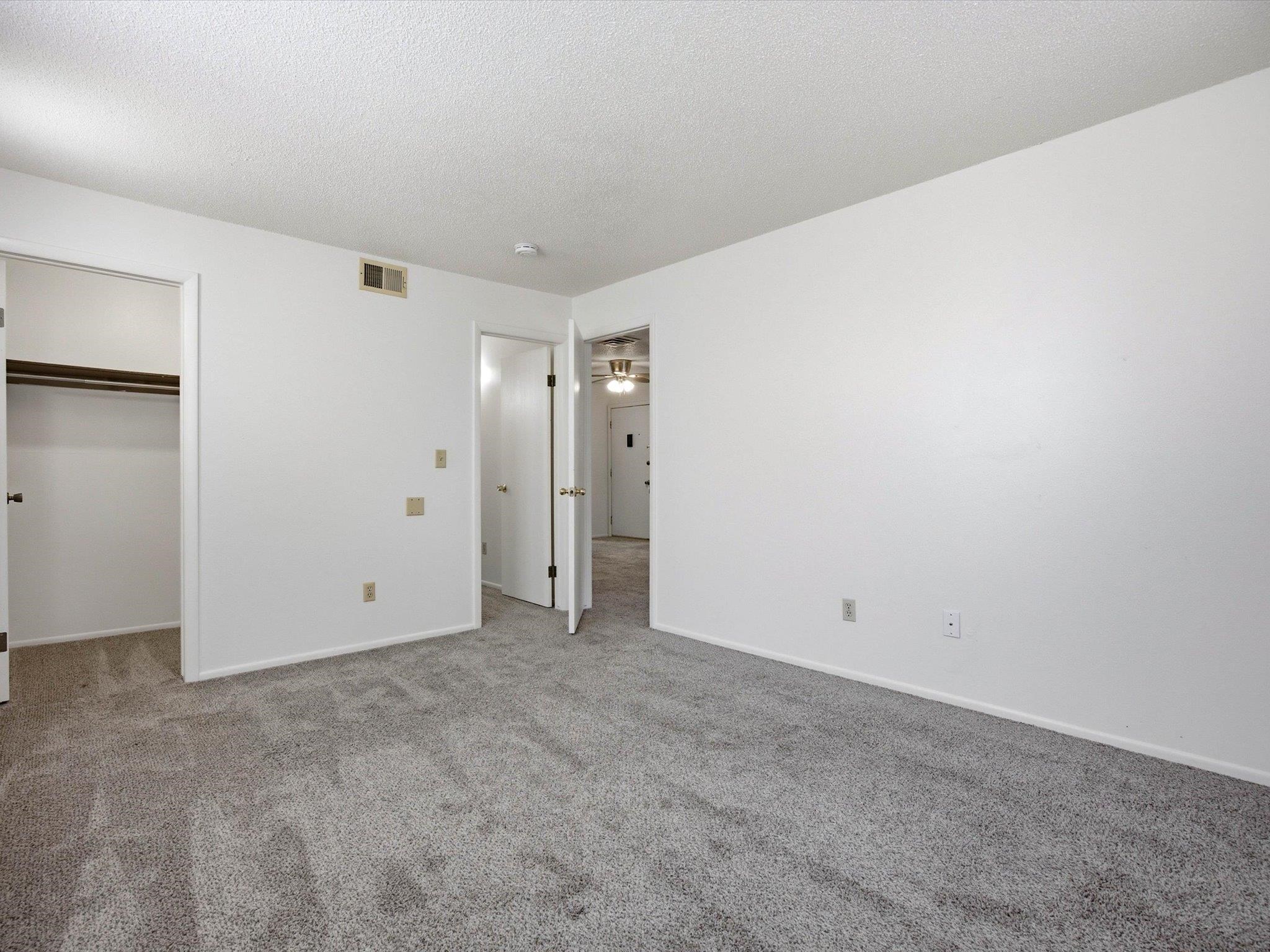 3233 Lakeside Drive Property Photo 7