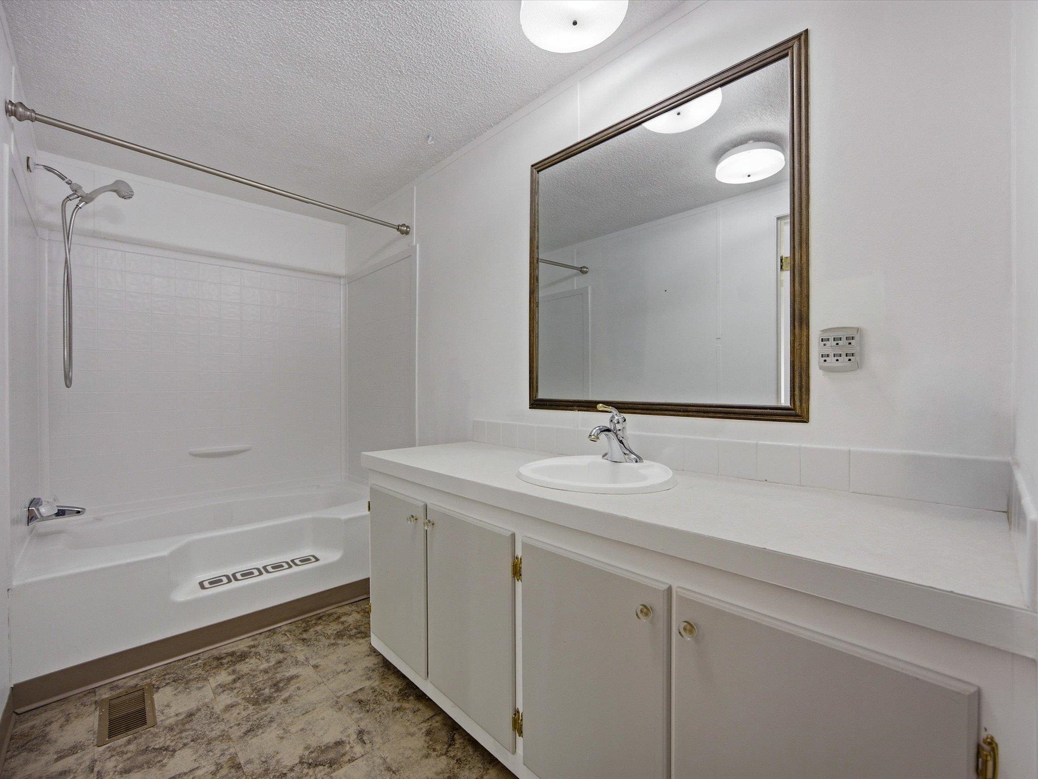 424 32 Road Property Photo 9