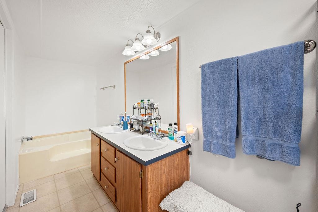 435 32 Road Property Photo 10