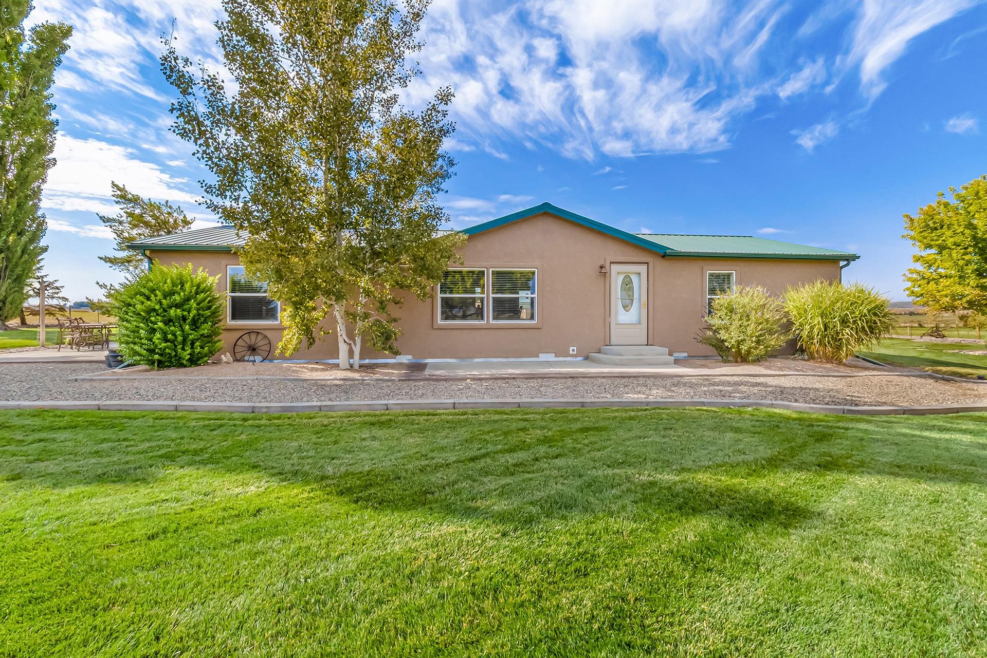 889 R Road Property Photo 1