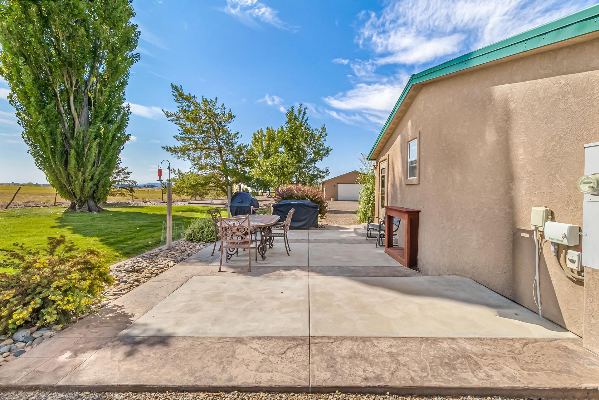 889 R Road Property Photo 3