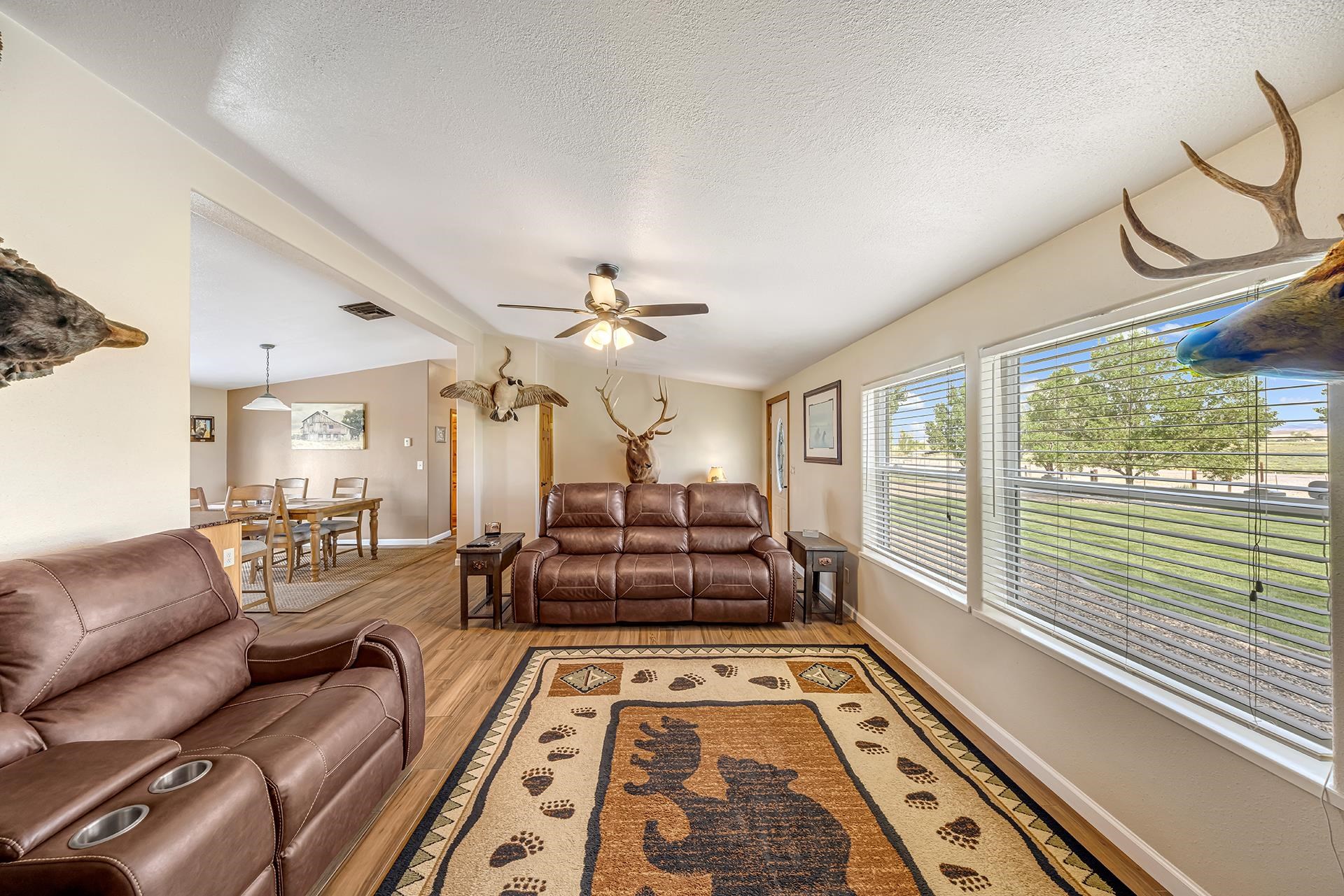 889 R Road Property Photo 8