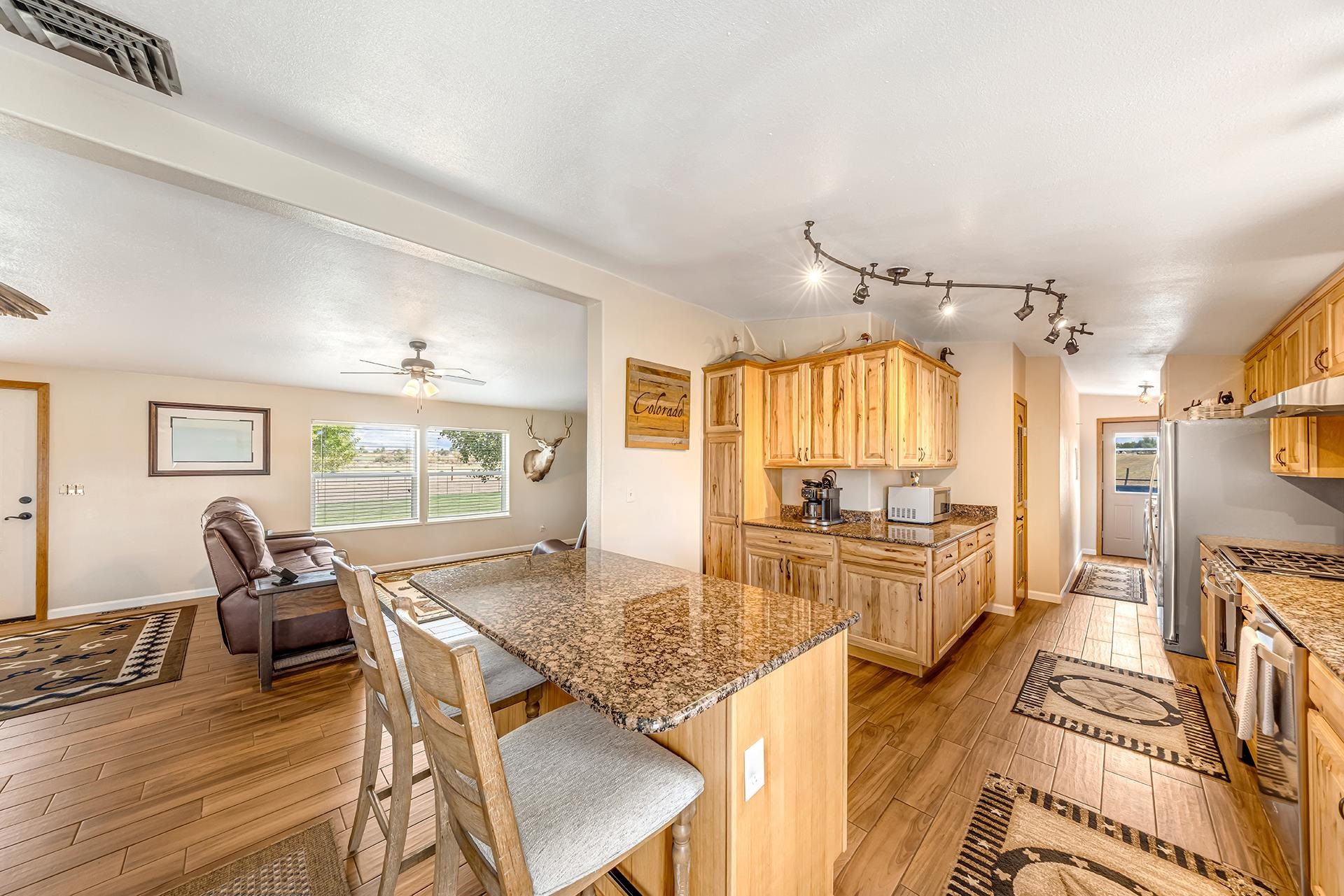 889 R Road Property Photo 12