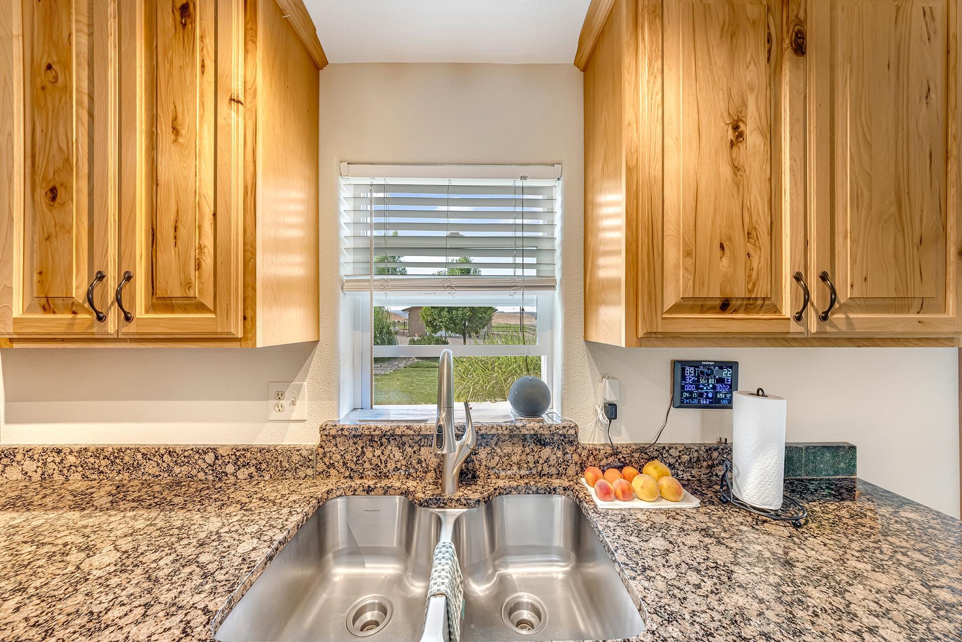 889 R Road Property Photo 14