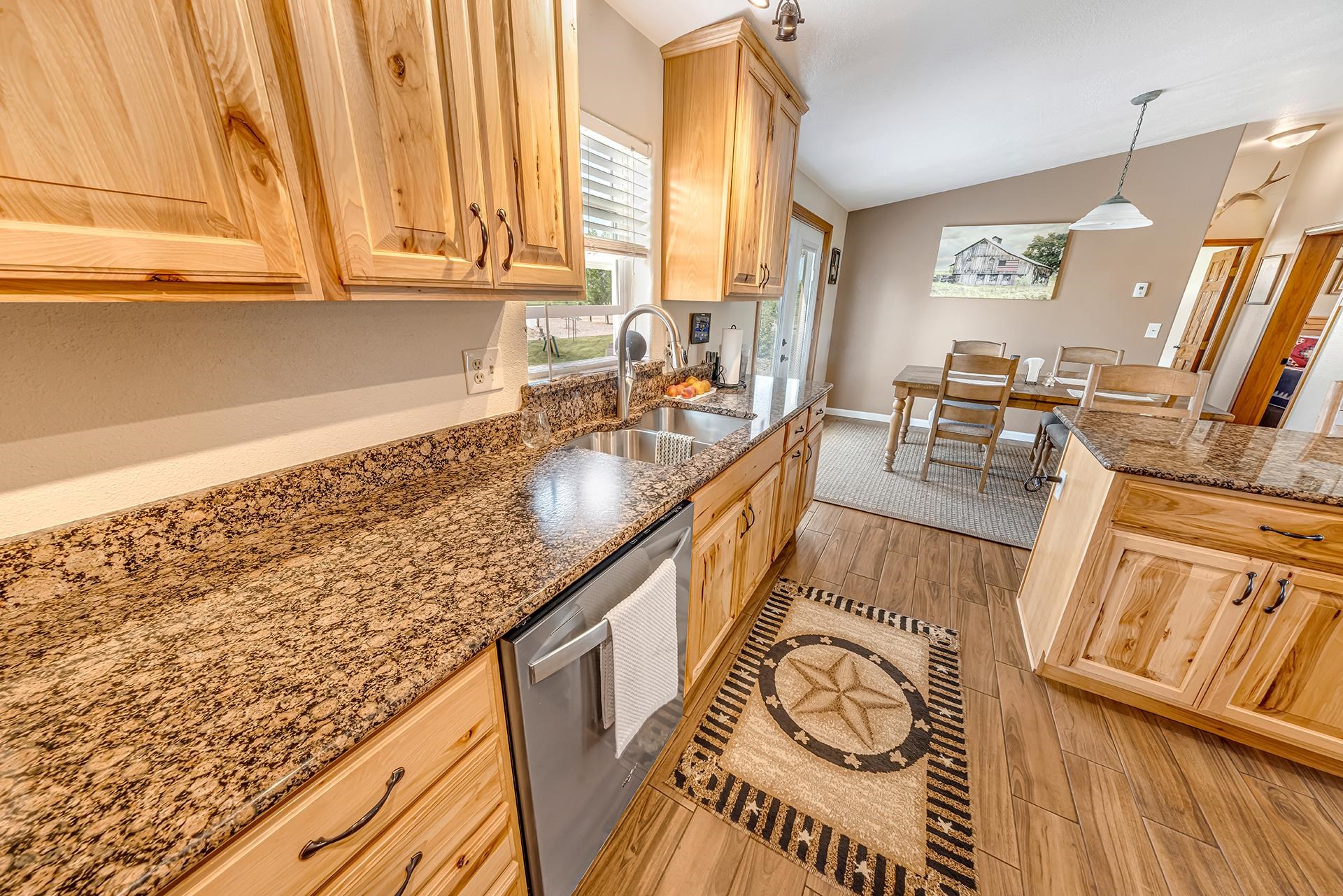 889 R Road Property Photo 16