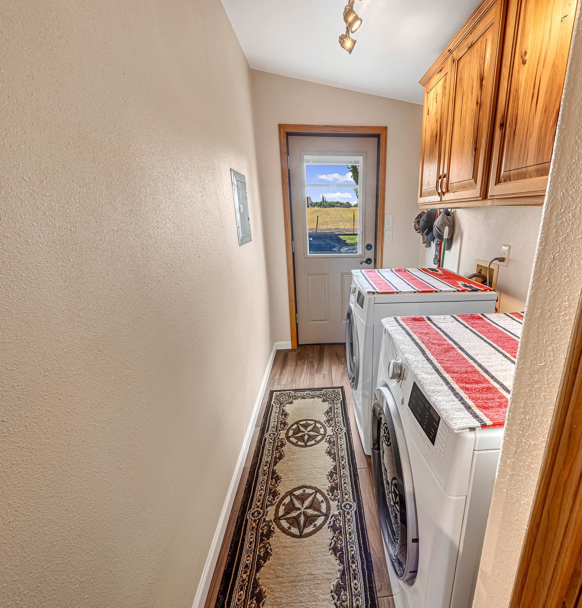 889 R Road Property Photo 18