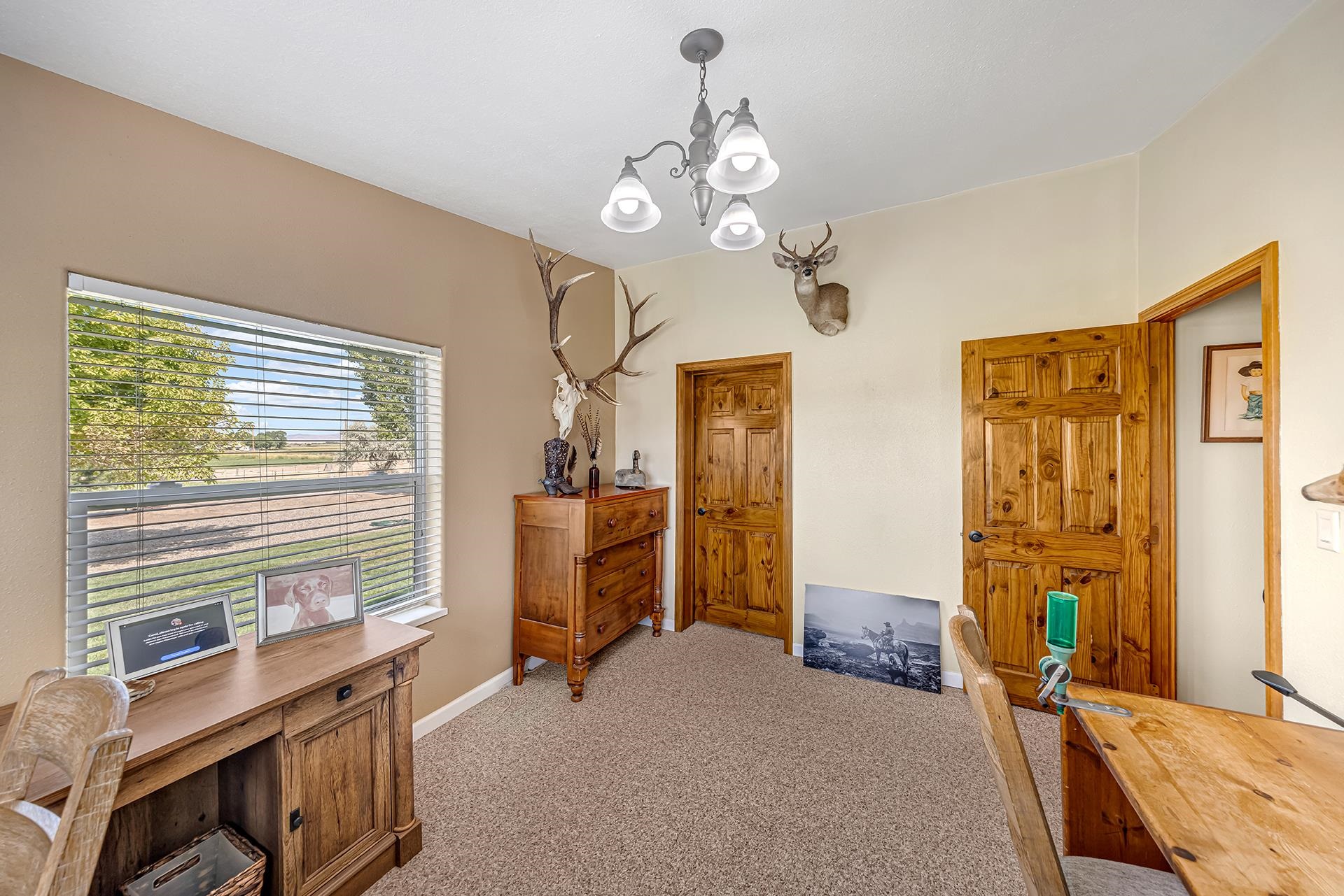 889 R Road Property Photo 22