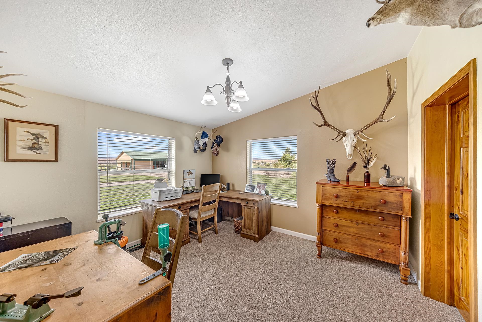 889 R Road Property Photo 23