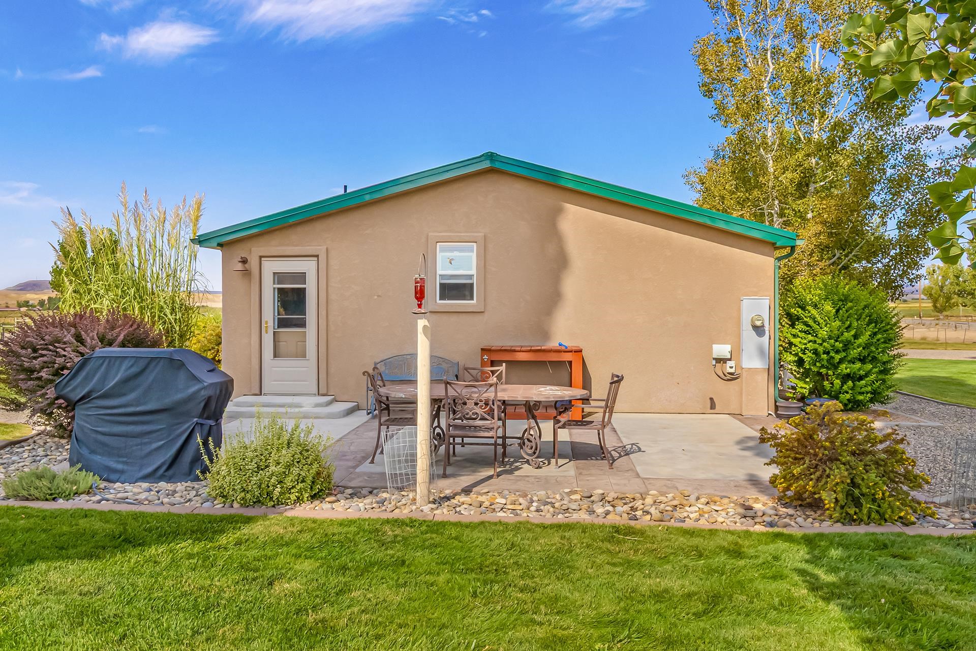 889 R Road Property Photo 30