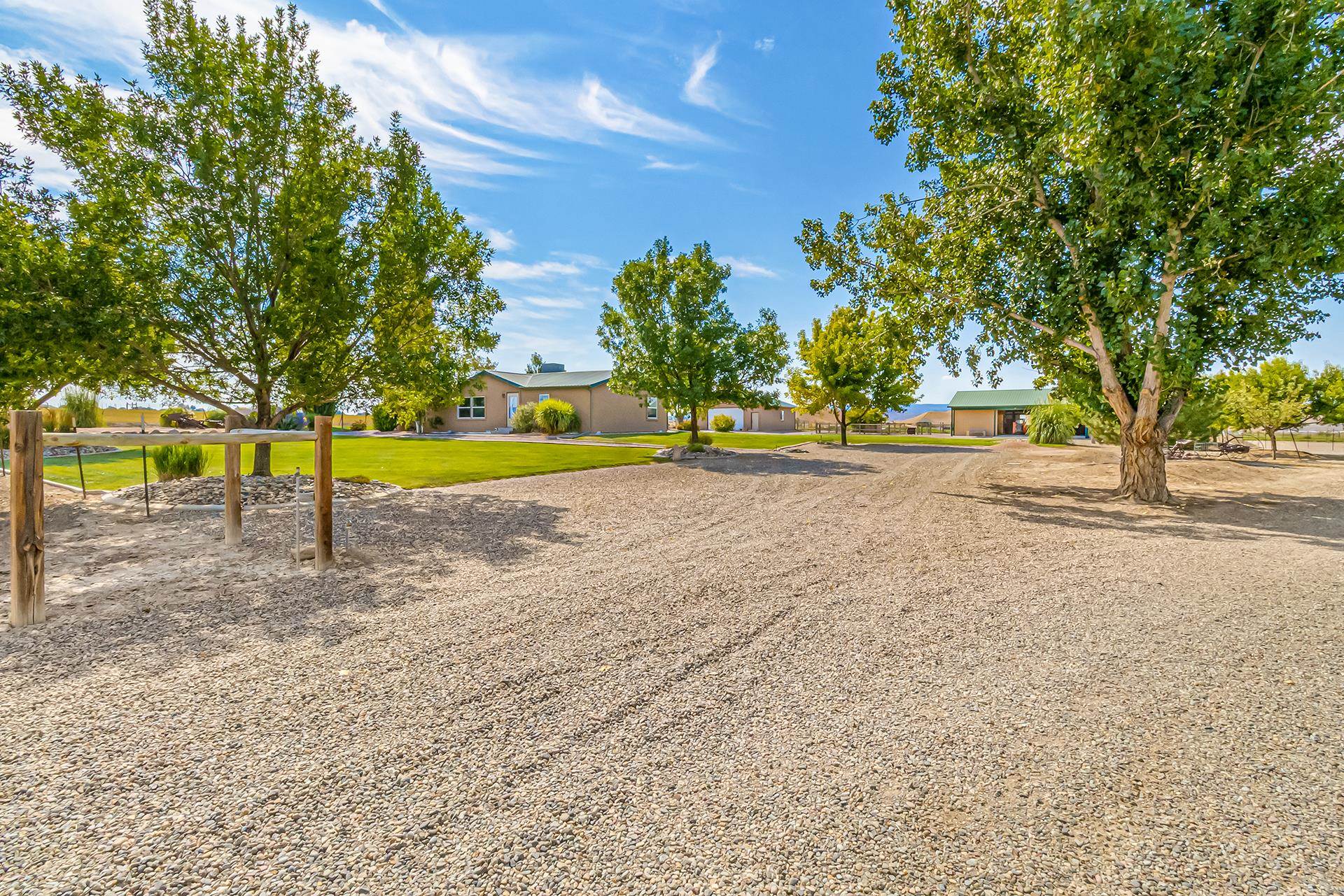 889 R Road Property Photo 41