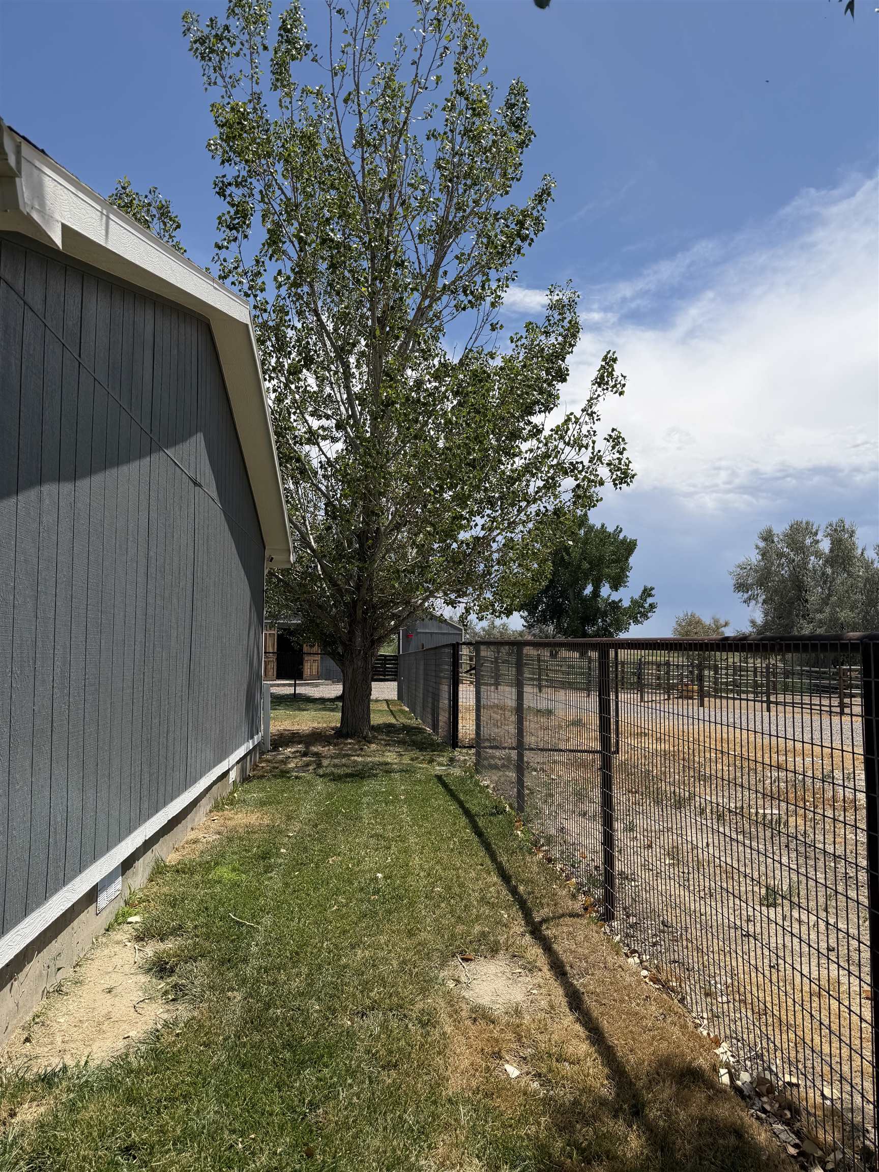 1668 18 Road Property Photo 8
