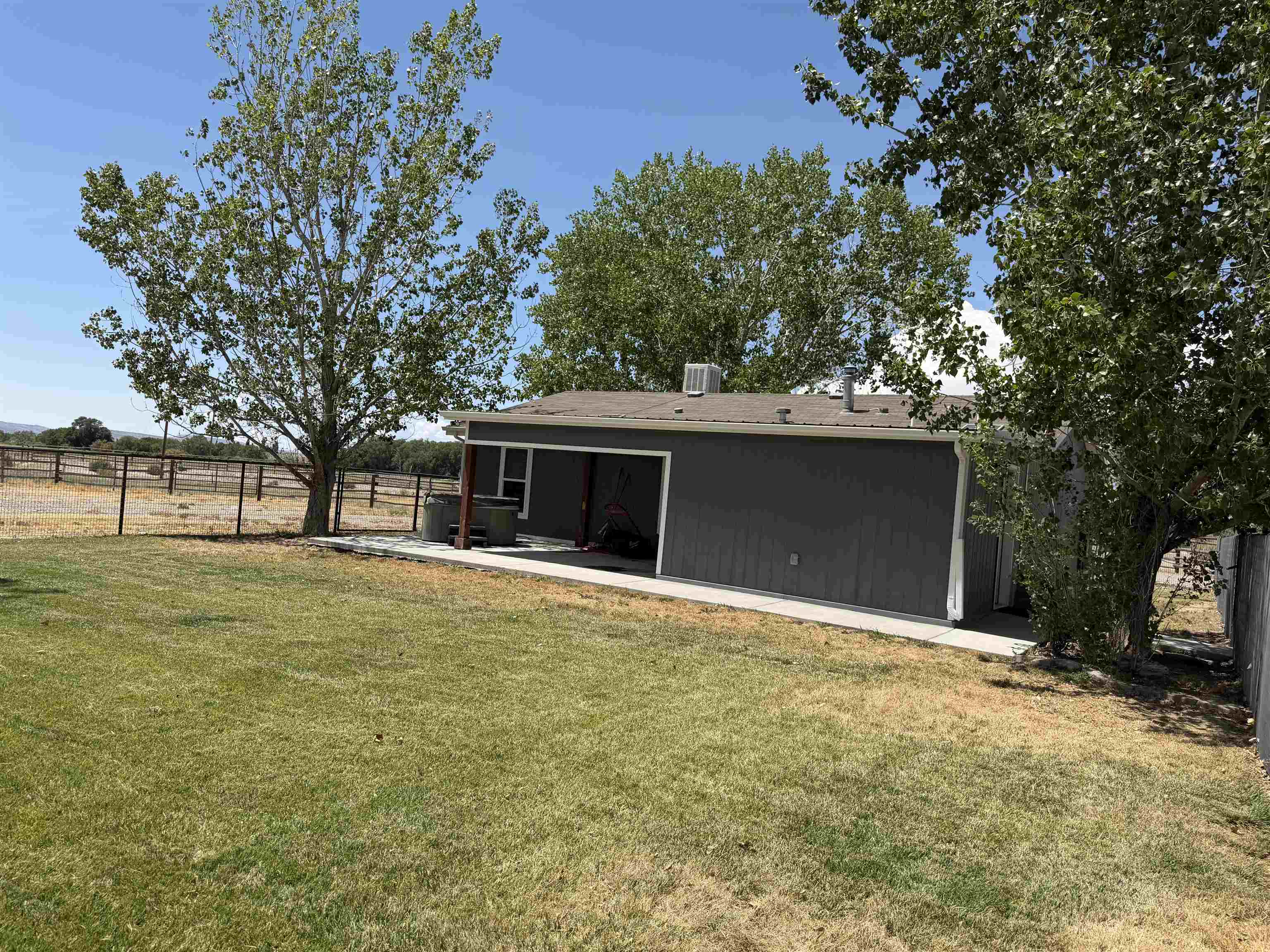 1668 18 Road Property Photo 9
