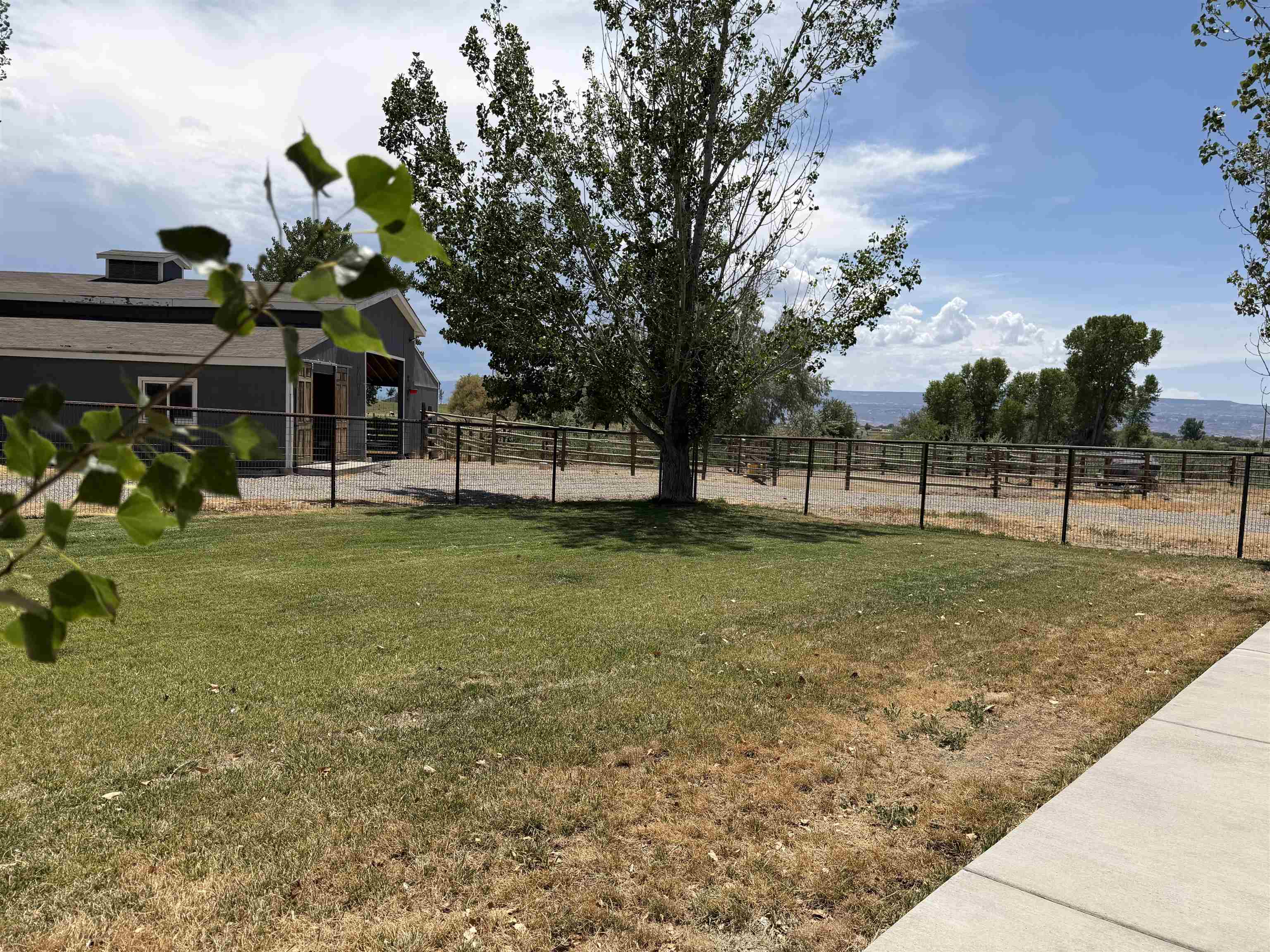1668 18 Road Property Photo 10