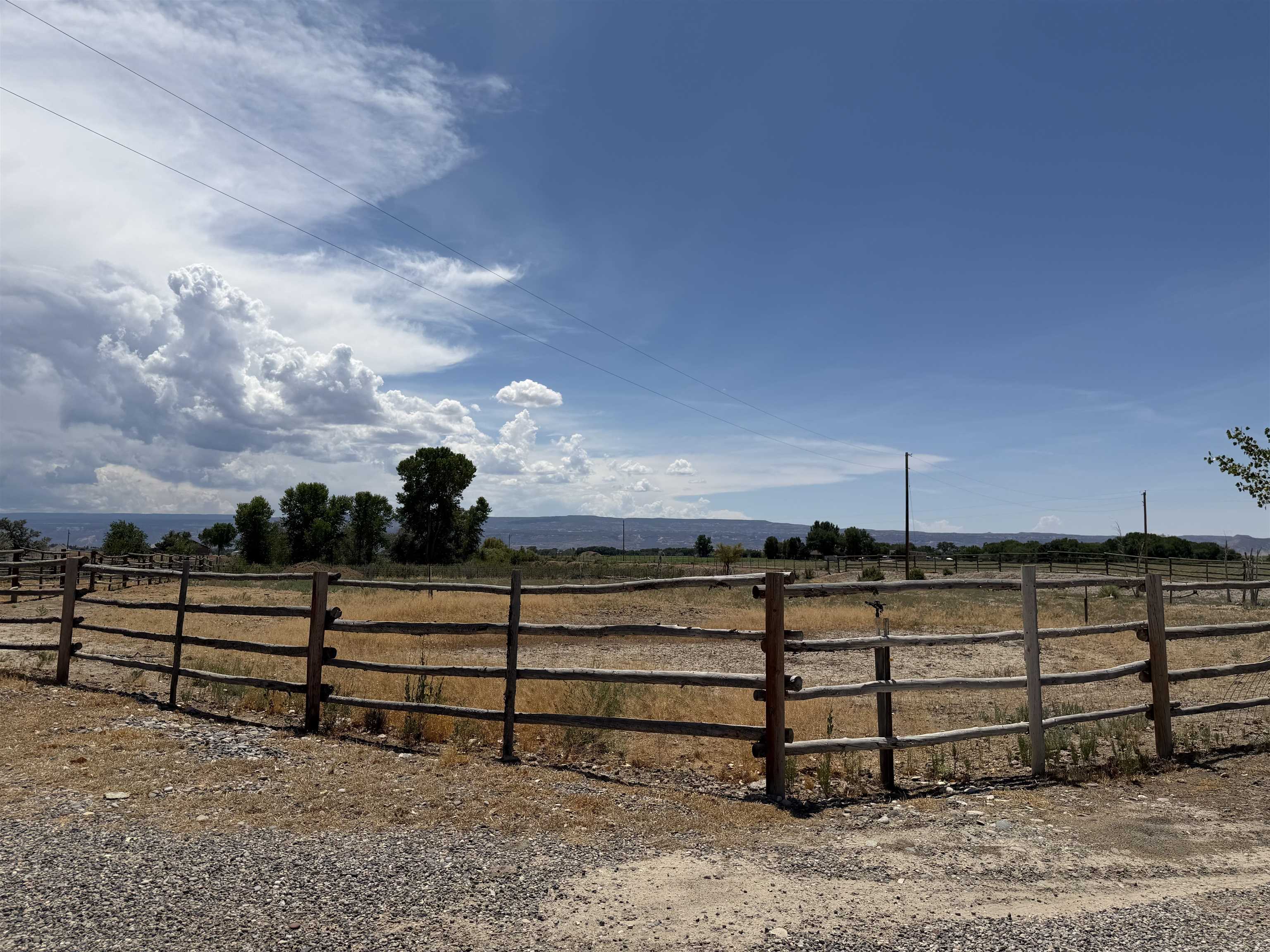 1668 18 Road Property Photo 16