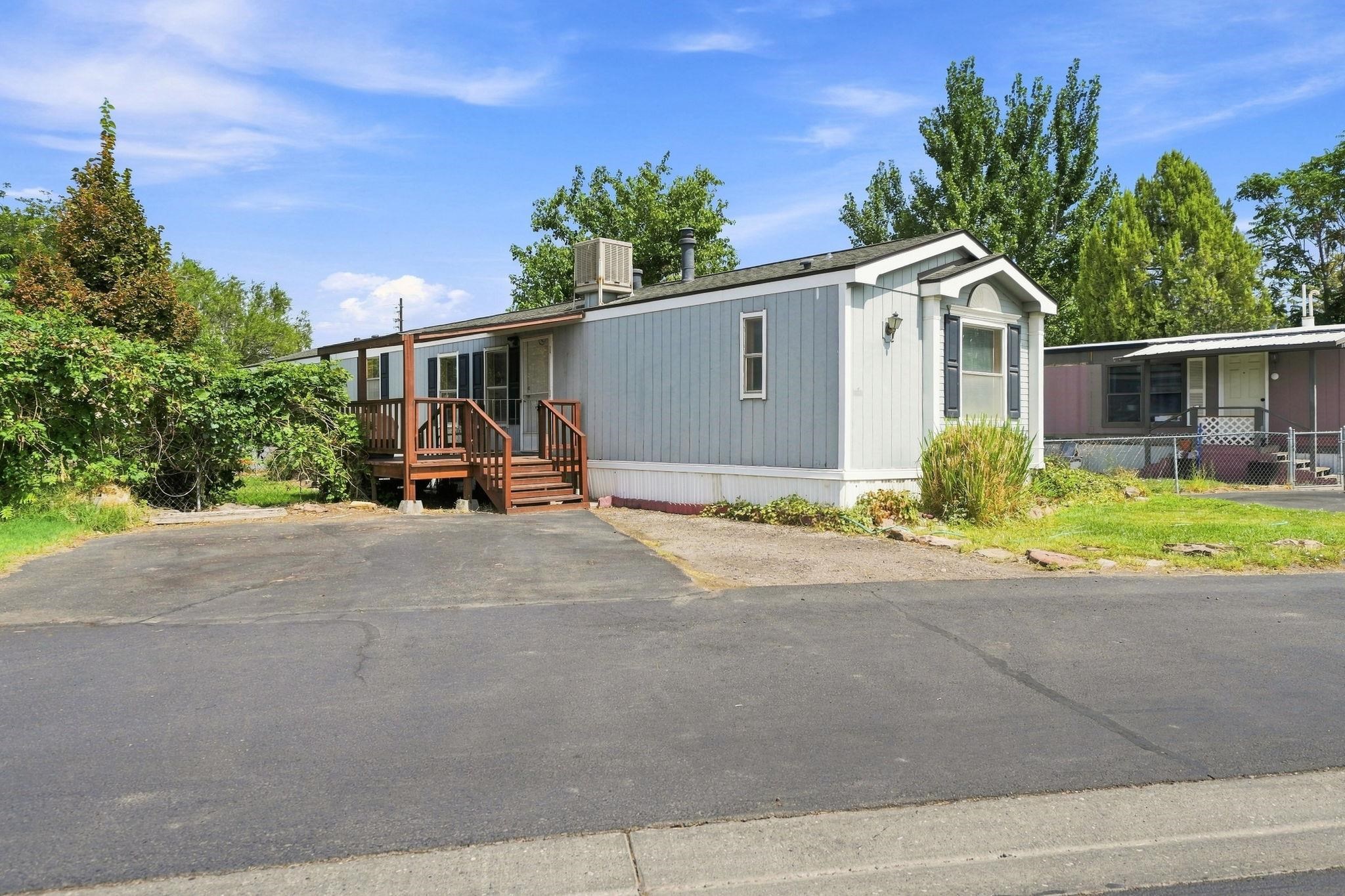 585 25 1/2 Road Property Photo 1