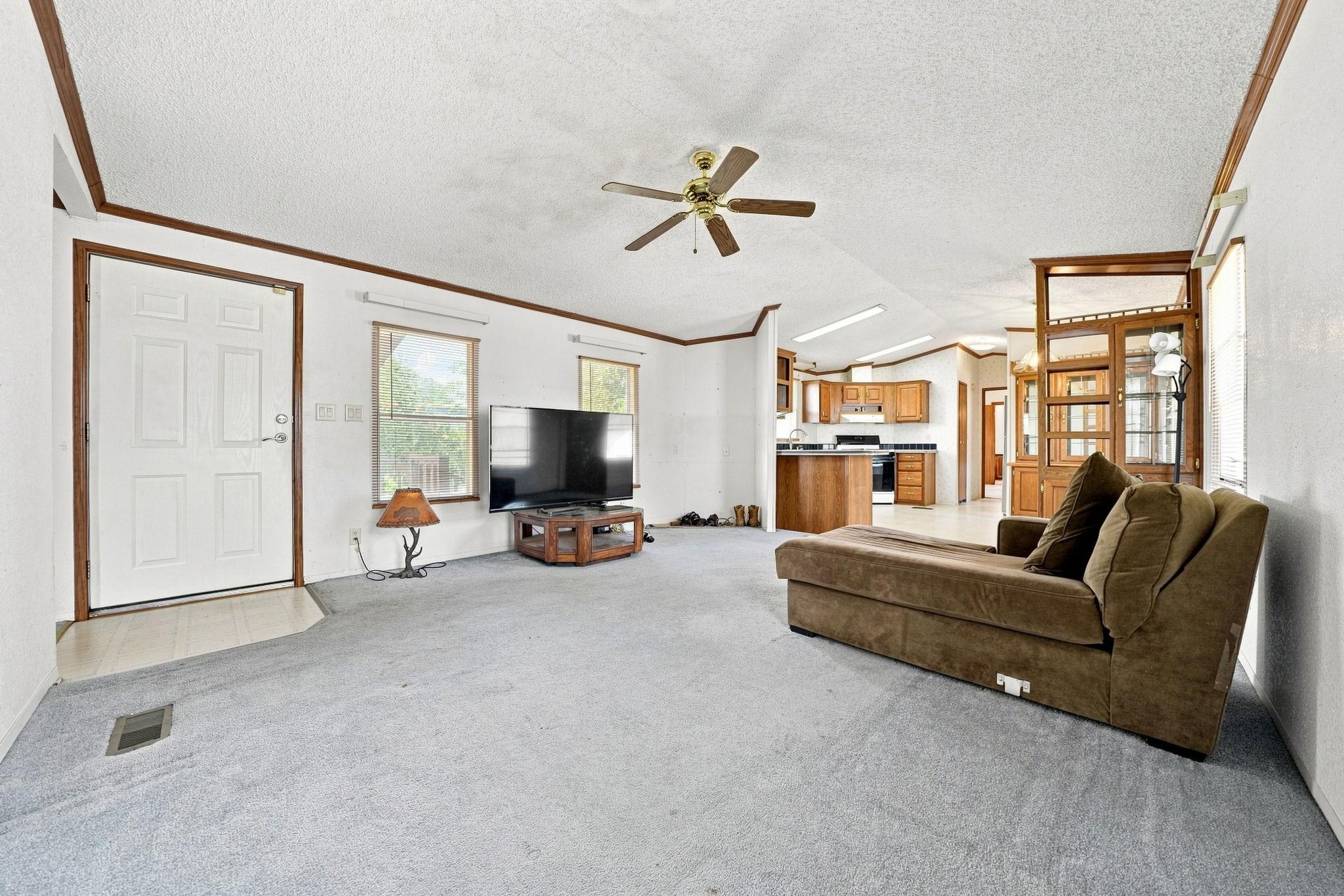 585 25 1/2 Road Property Photo 3