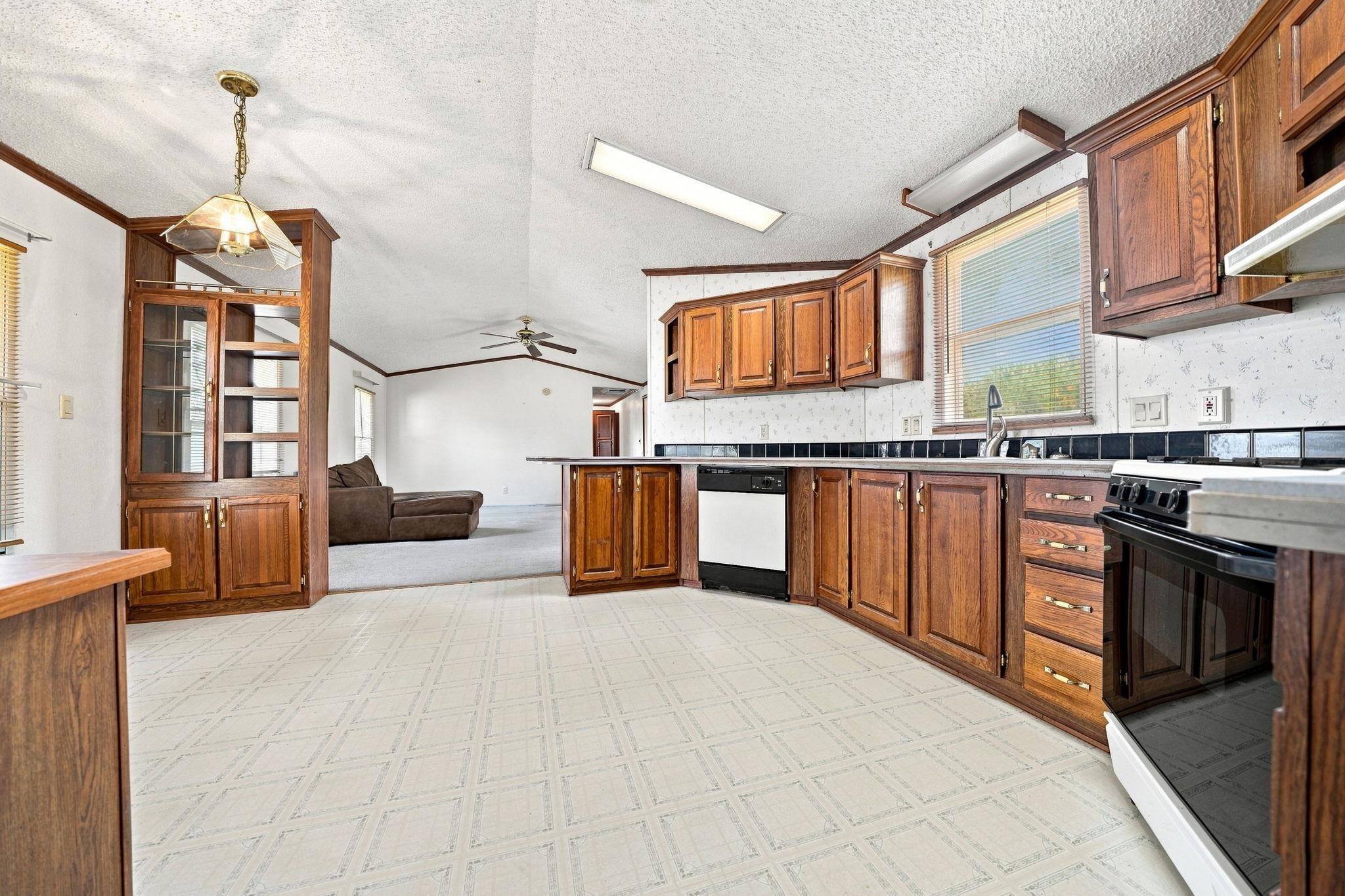 585 25 1/2 Road Property Photo 6