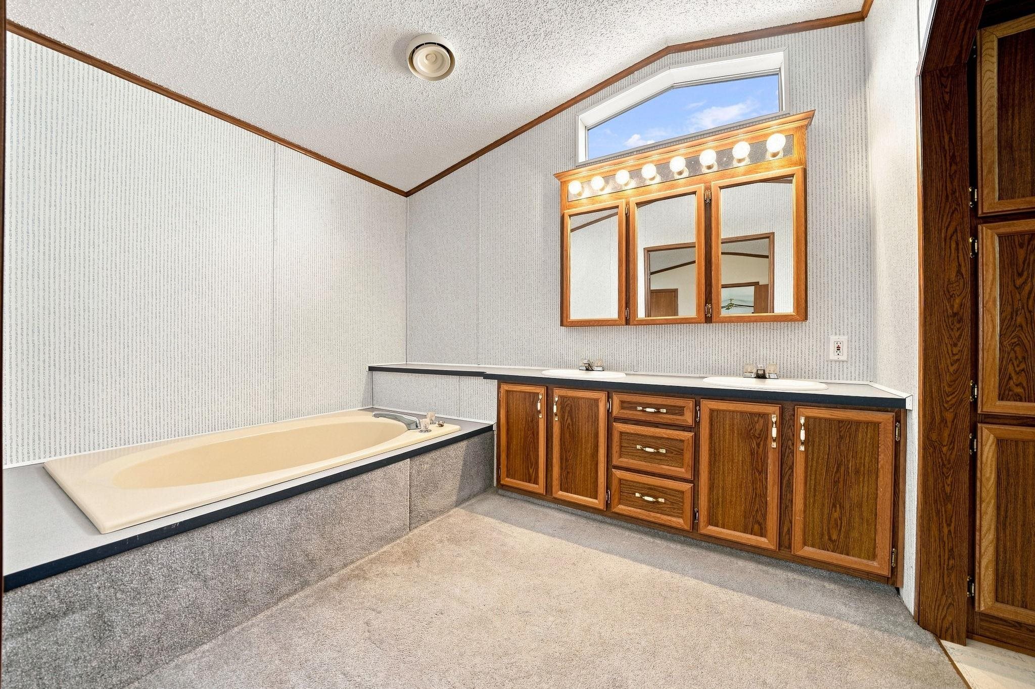 585 25 1/2 Road Property Photo 11
