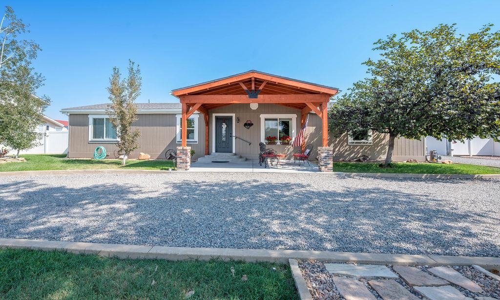 3214 E Road Property Photo 1