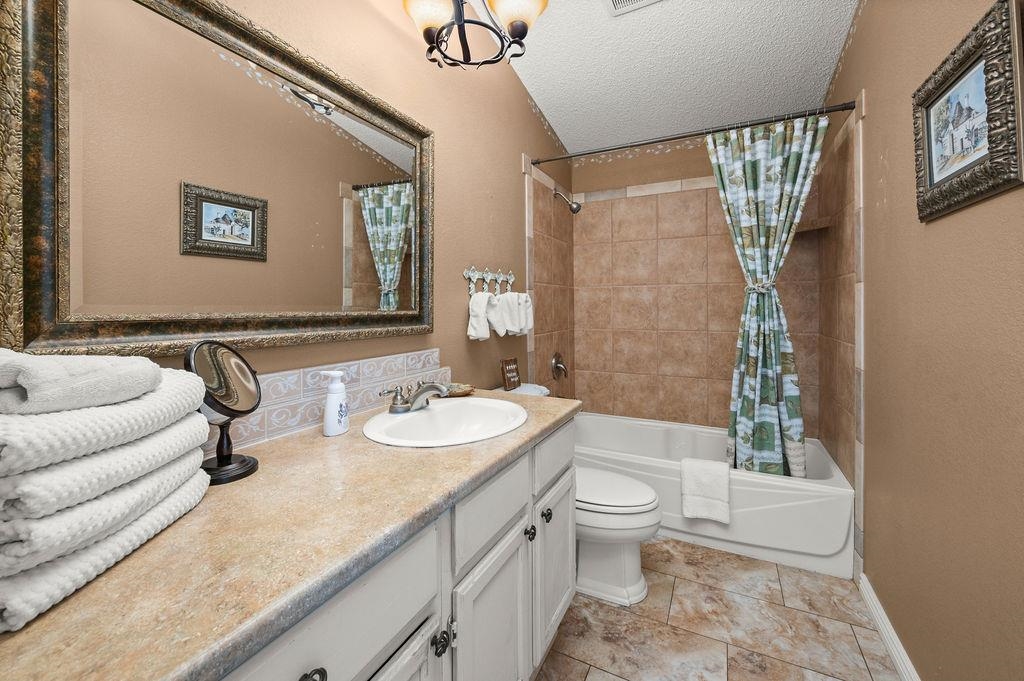 3214 E Road Property Photo 2