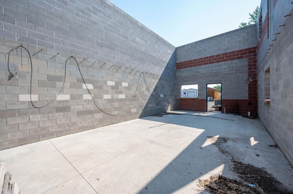 3214 E Road Property Photo 16