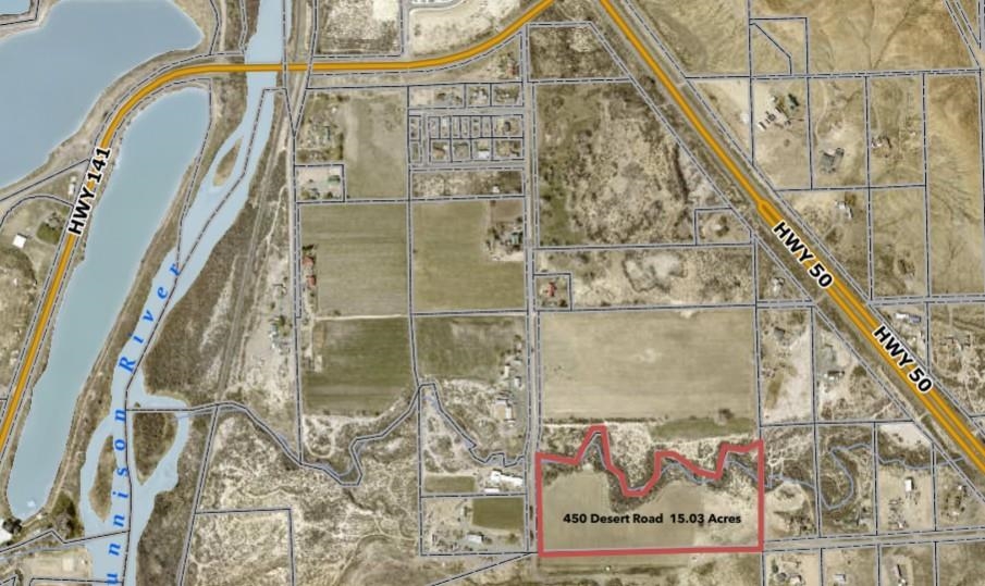 450 Desert Road Property Photo 2