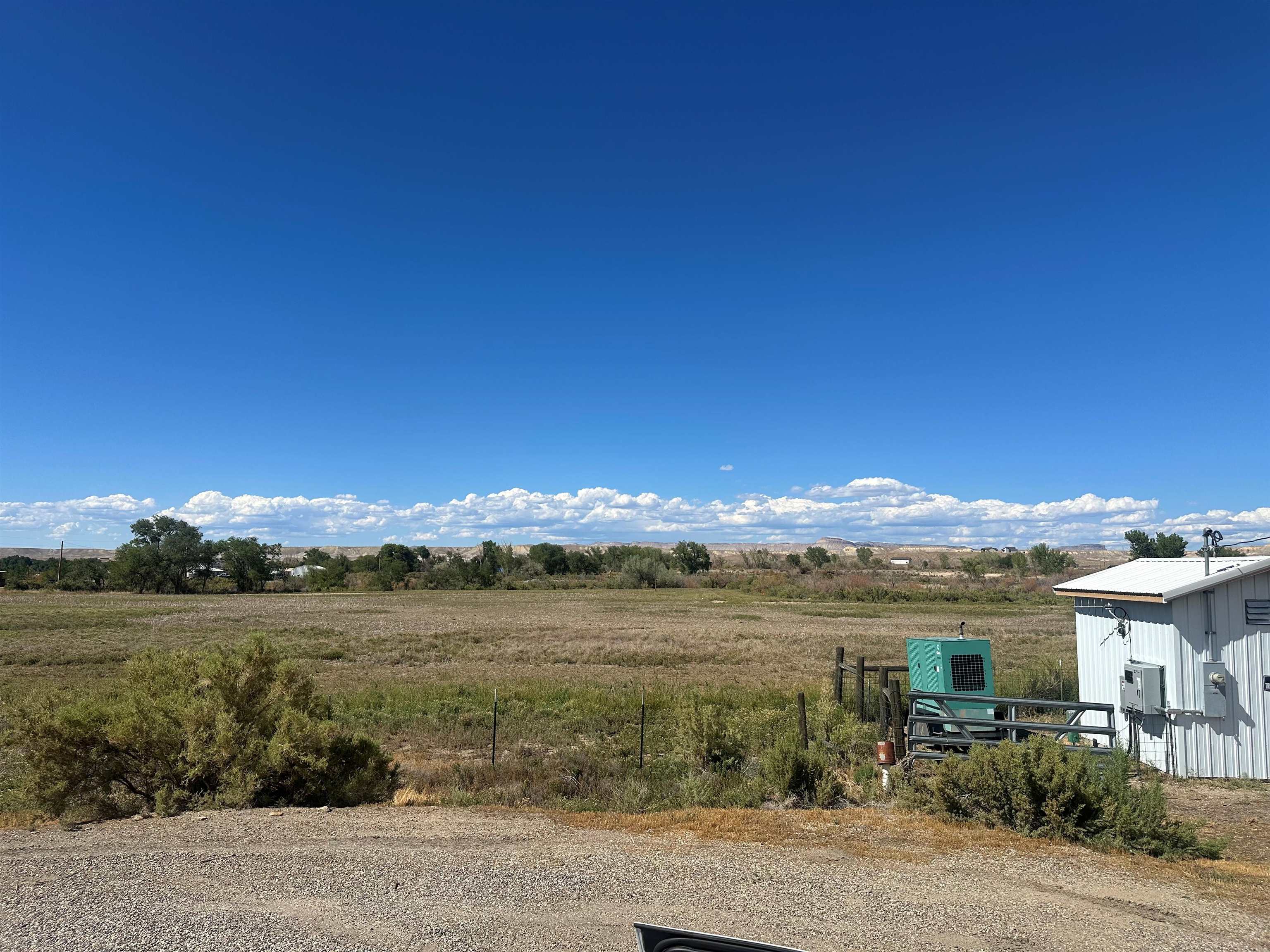 450 Desert Road Property Photo 4