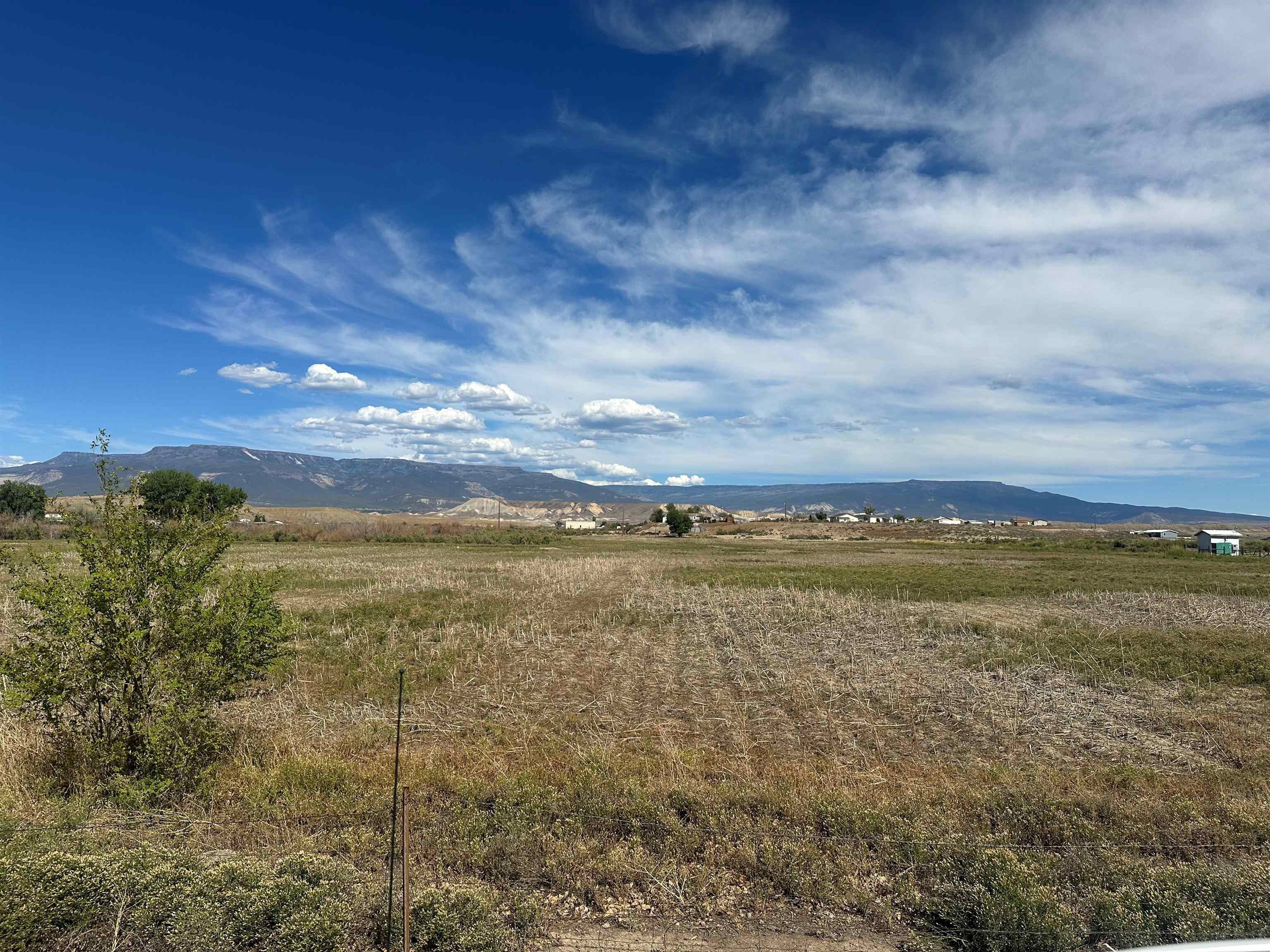 450 Desert Road Property Photo 6