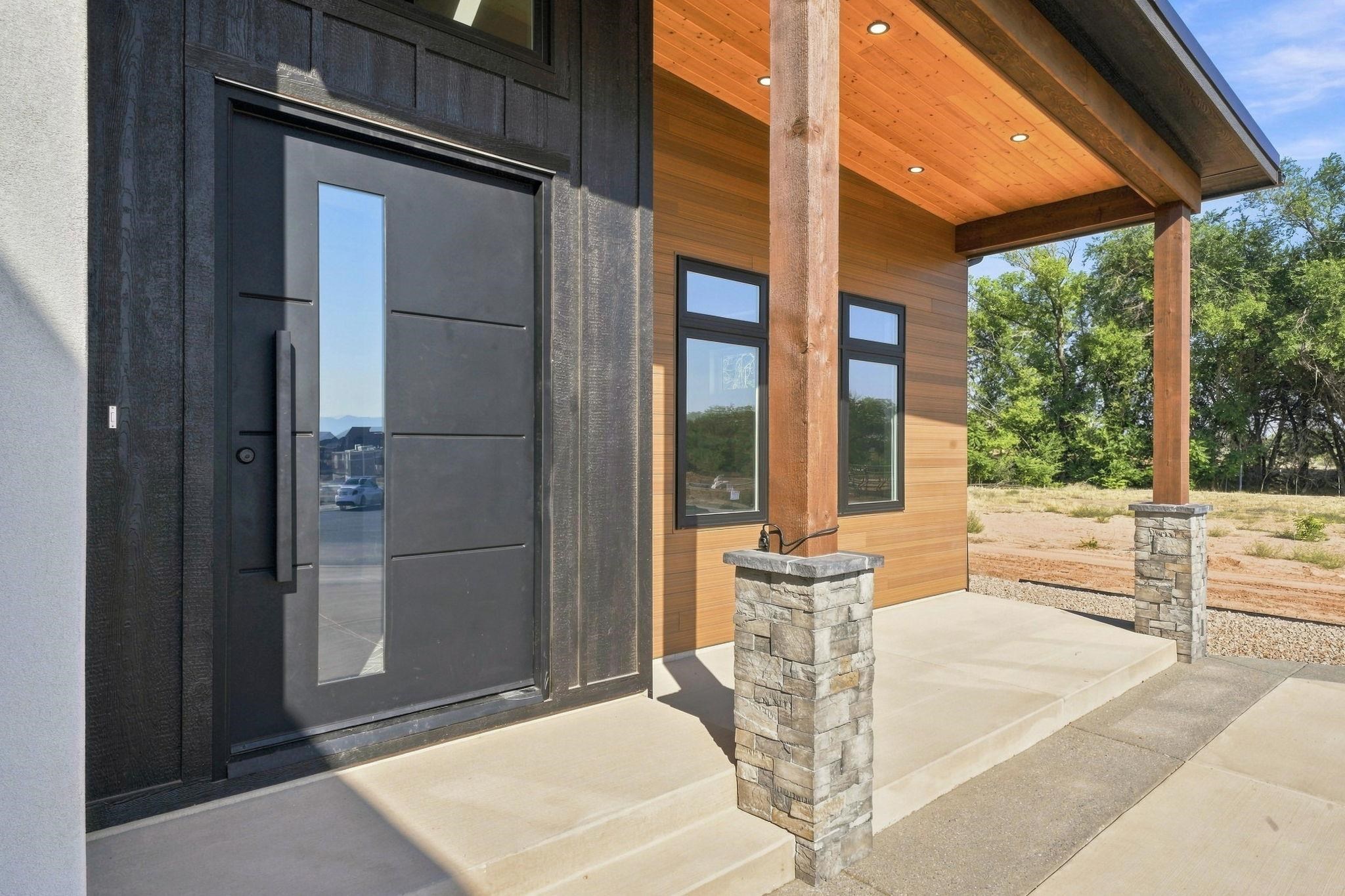 2043 Caleb Way Property Photo 4