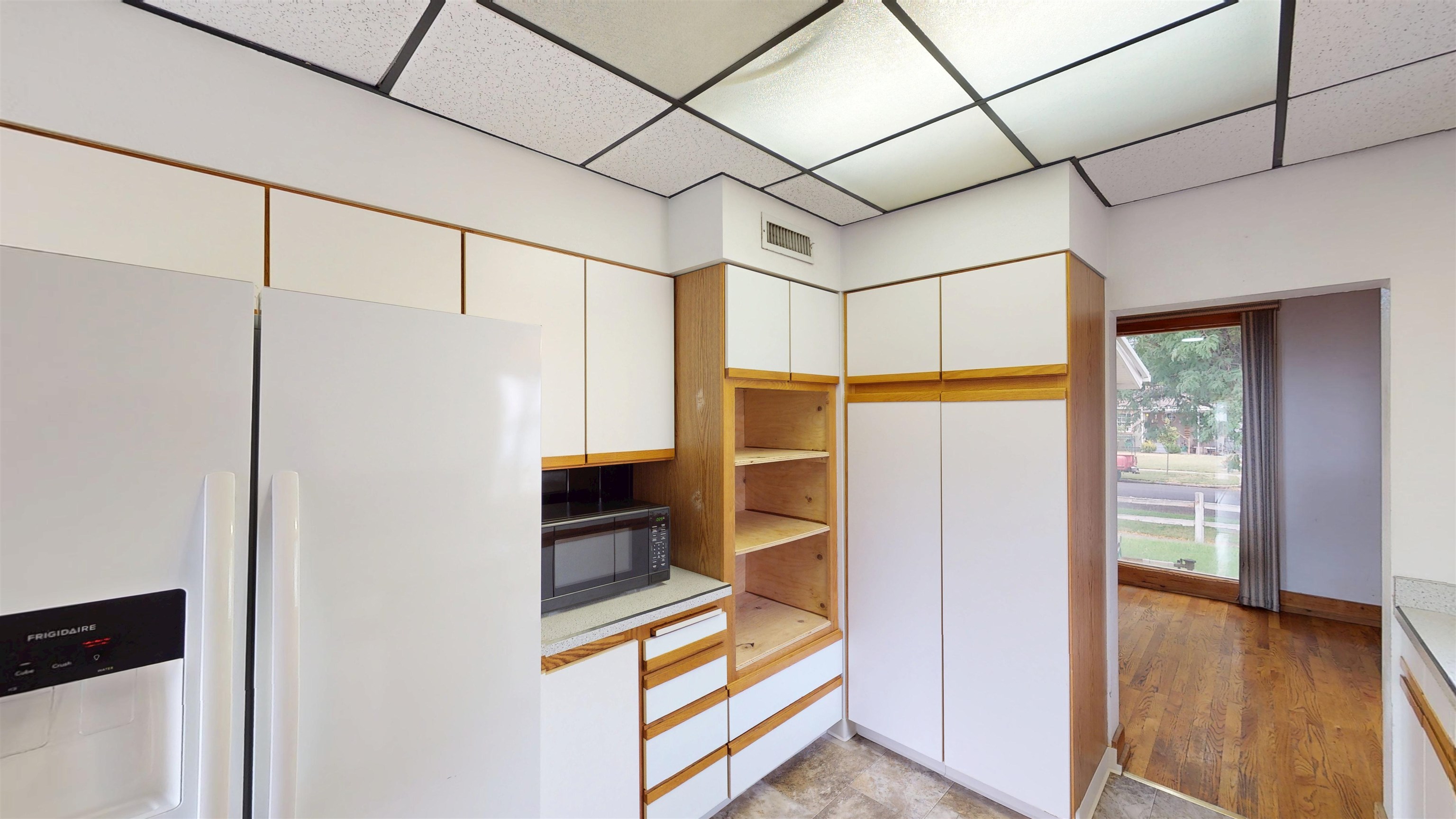 936 Teller Avenue Property Photo 8