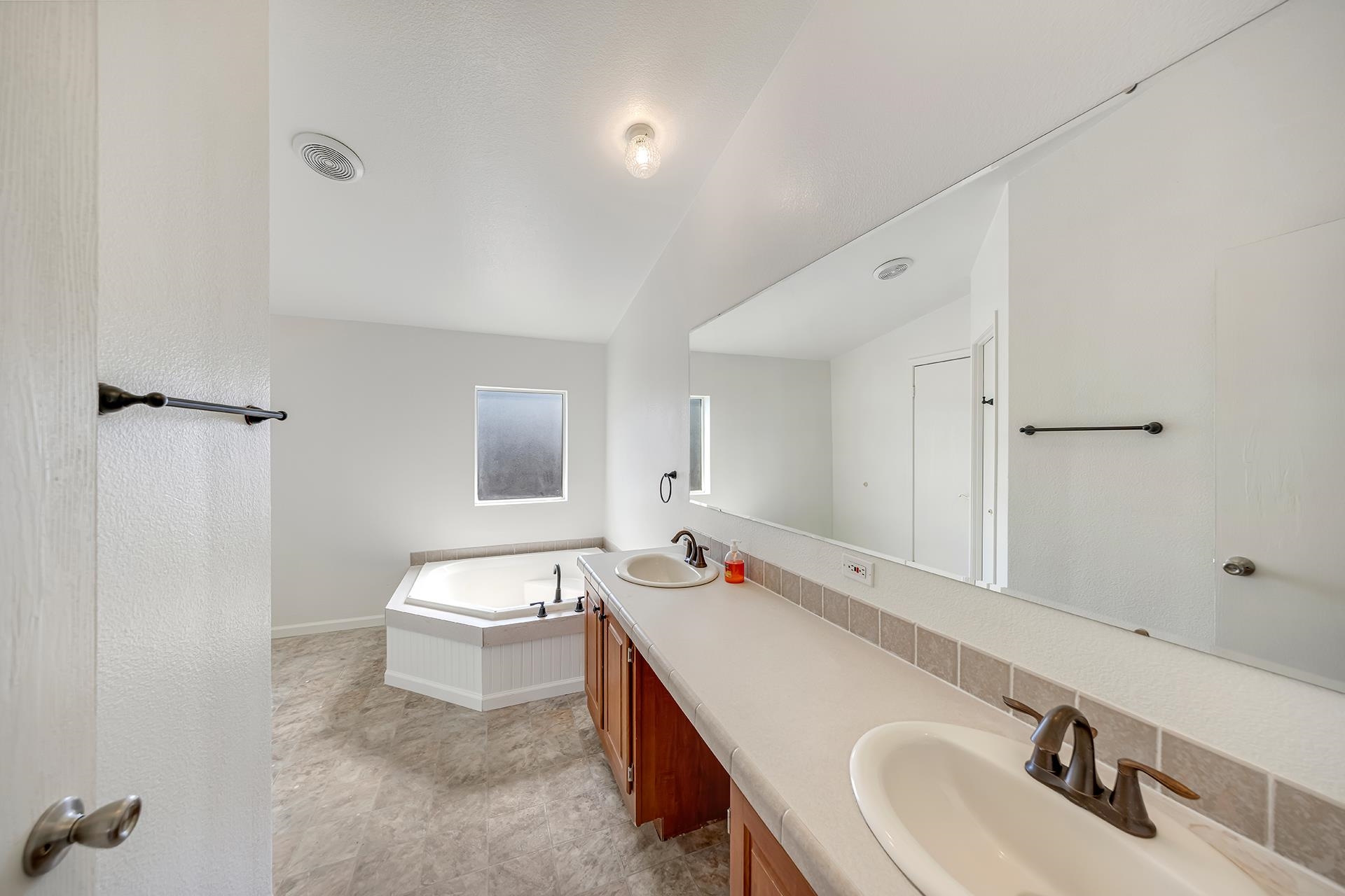 165 Honeysuckle Circle Property Photo 15