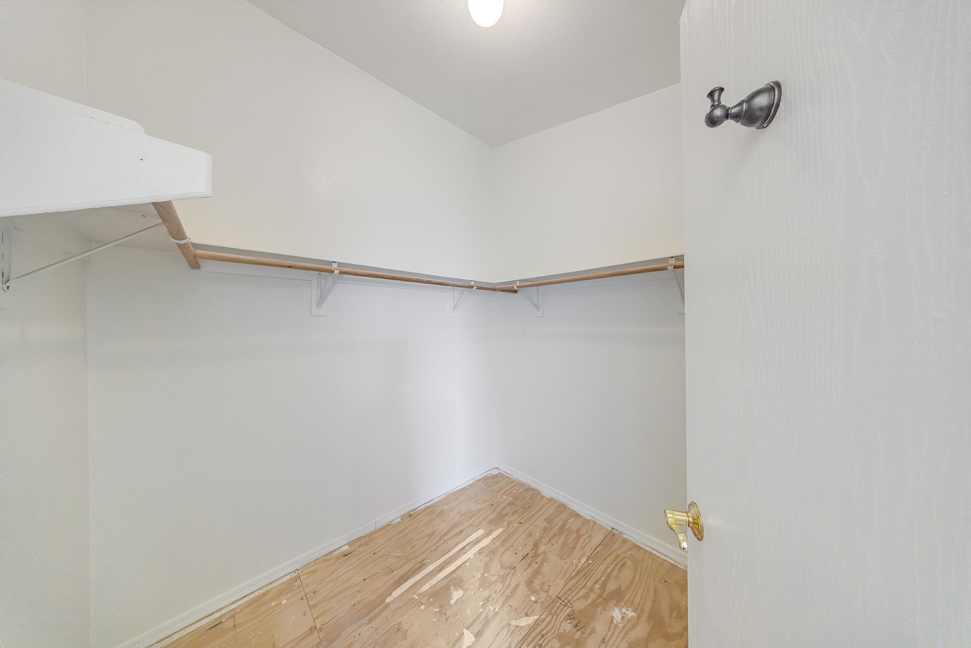 165 Honeysuckle Circle Property Photo 18