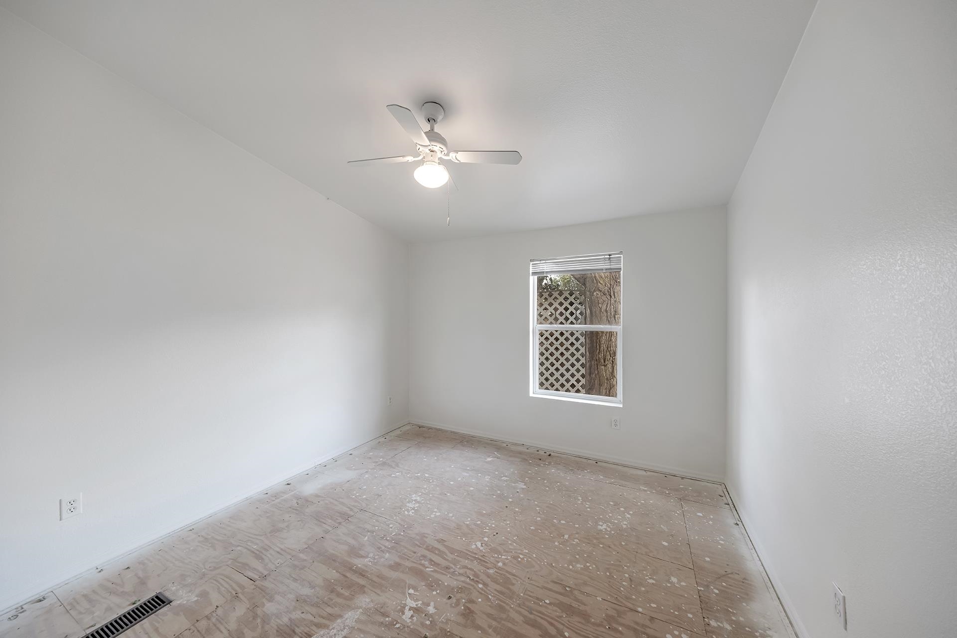 165 Honeysuckle Circle Property Photo 21