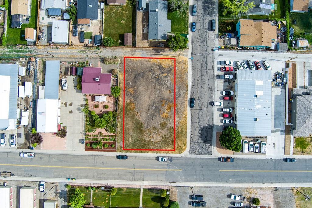 715 E Grand Avenue Property Photo 3
