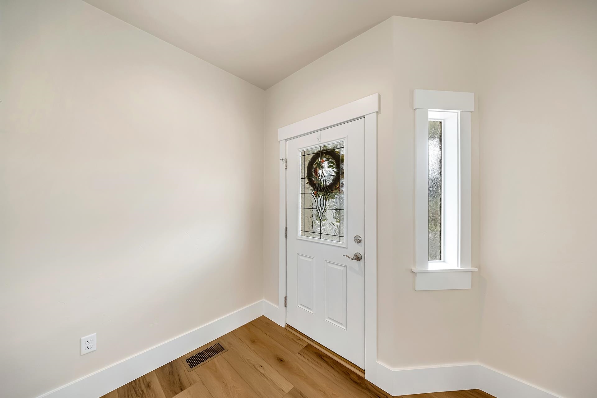 1233 Periwinkle Court Property Photo 7