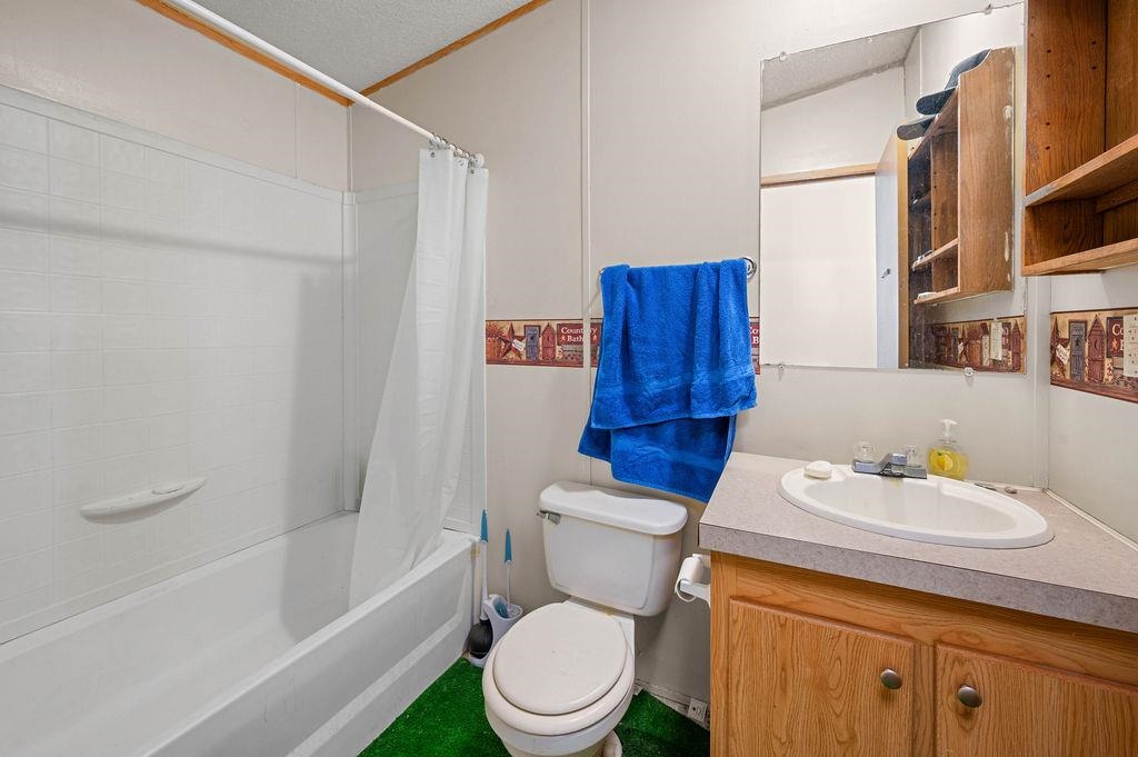 15470 B 1/4 Road Property Photo 7