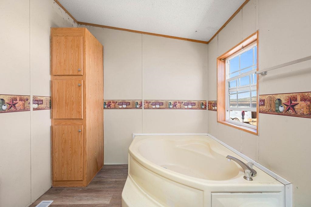 15470 B 1/4 Road Property Photo 10