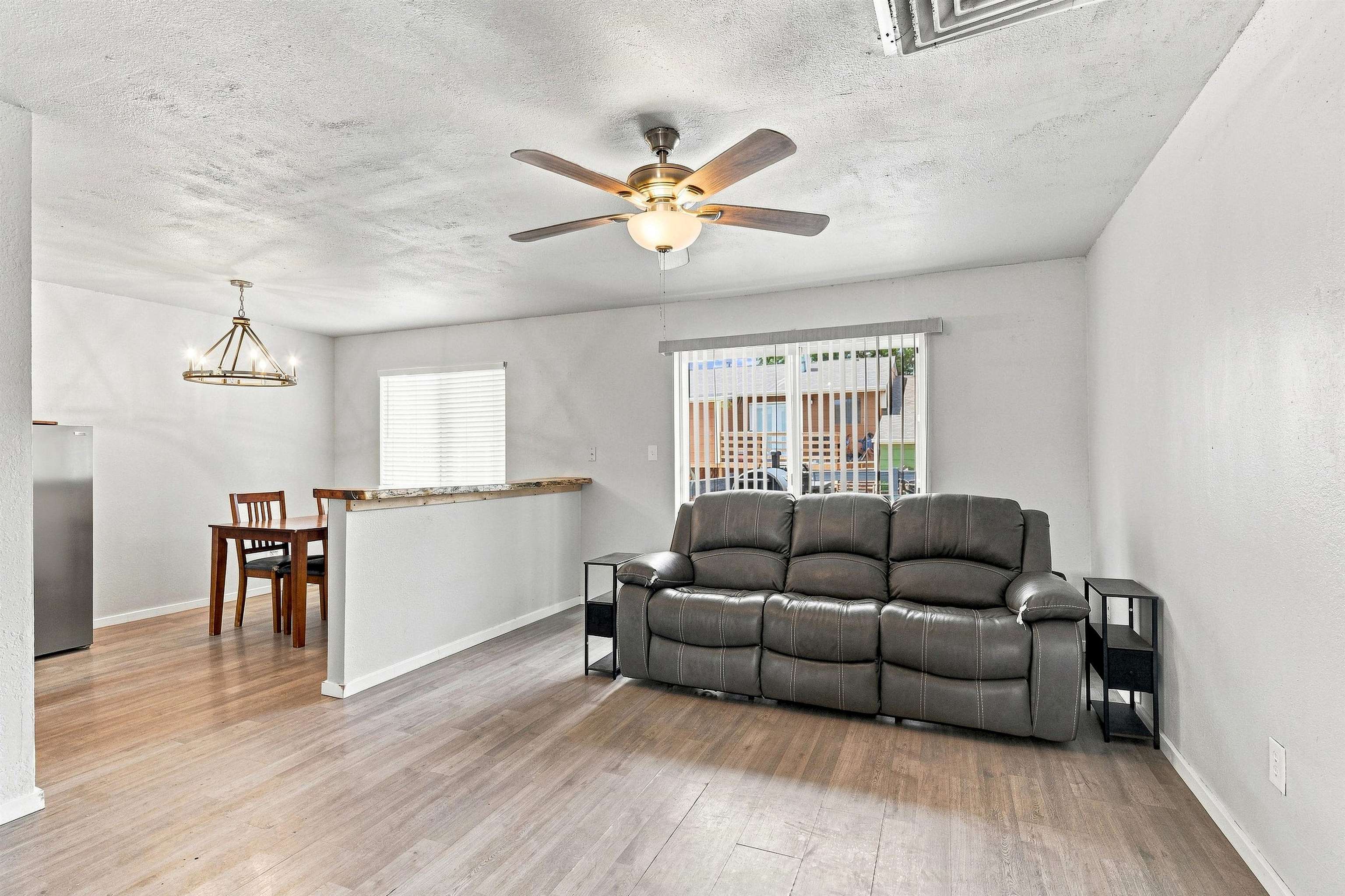 537 Garland Court Property Photo 7