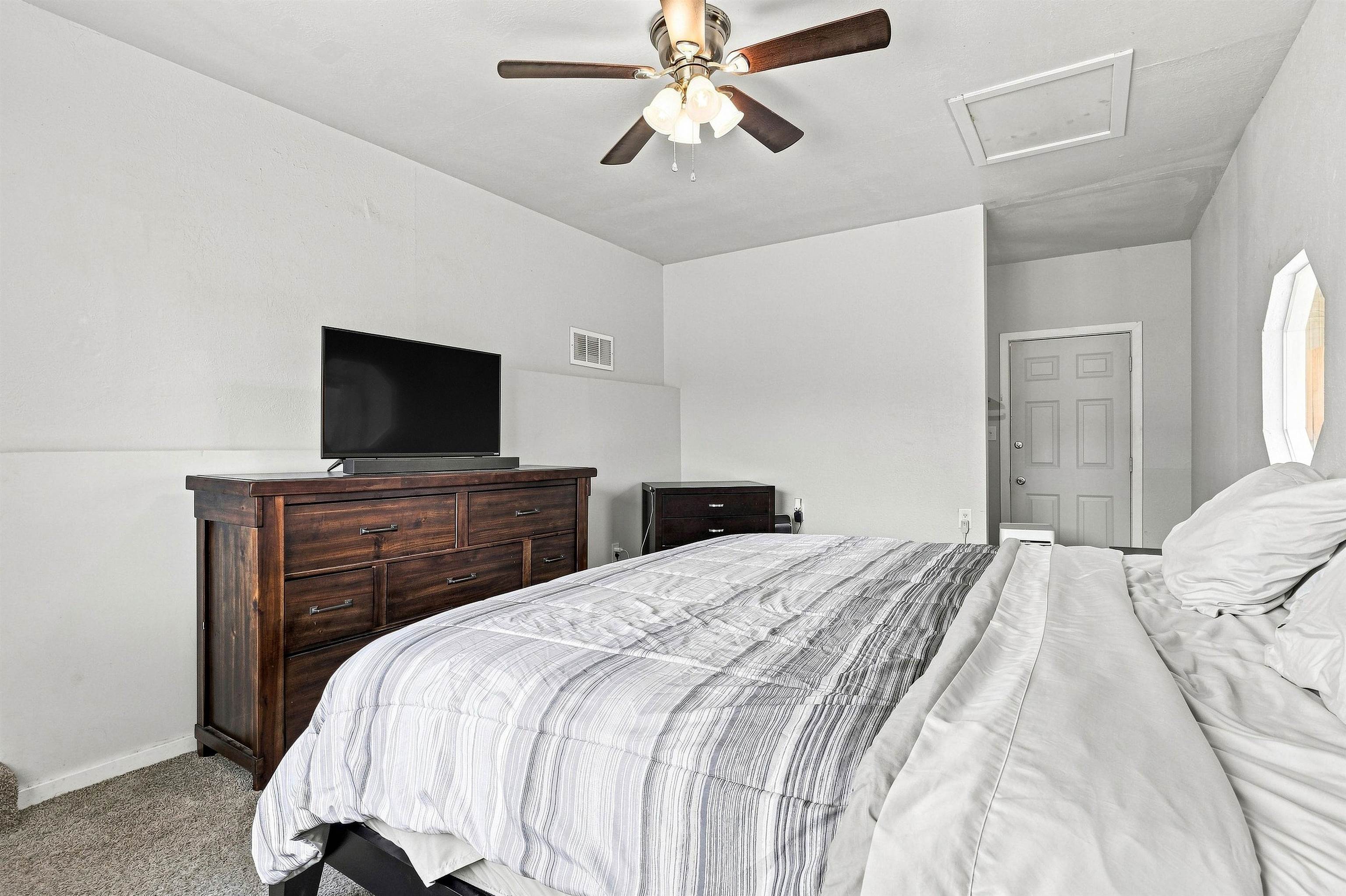 537 Garland Court Property Photo 21