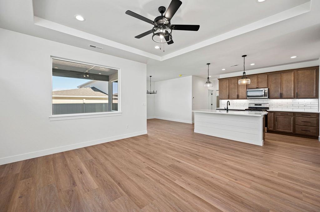 210 Shadow Mesa Street Property Photo 8