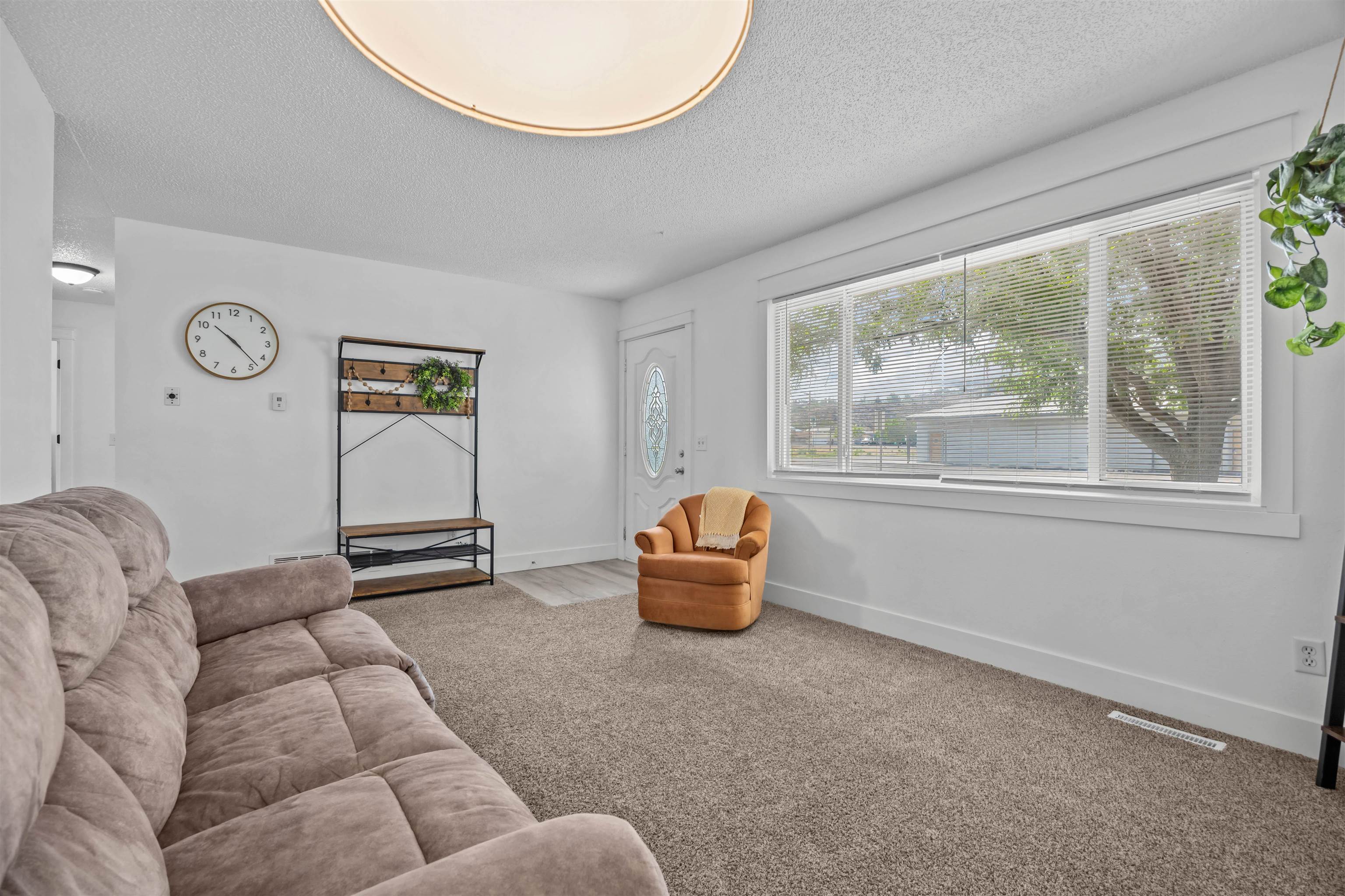 744 E Rio Blanco Avenue Property Photo 7