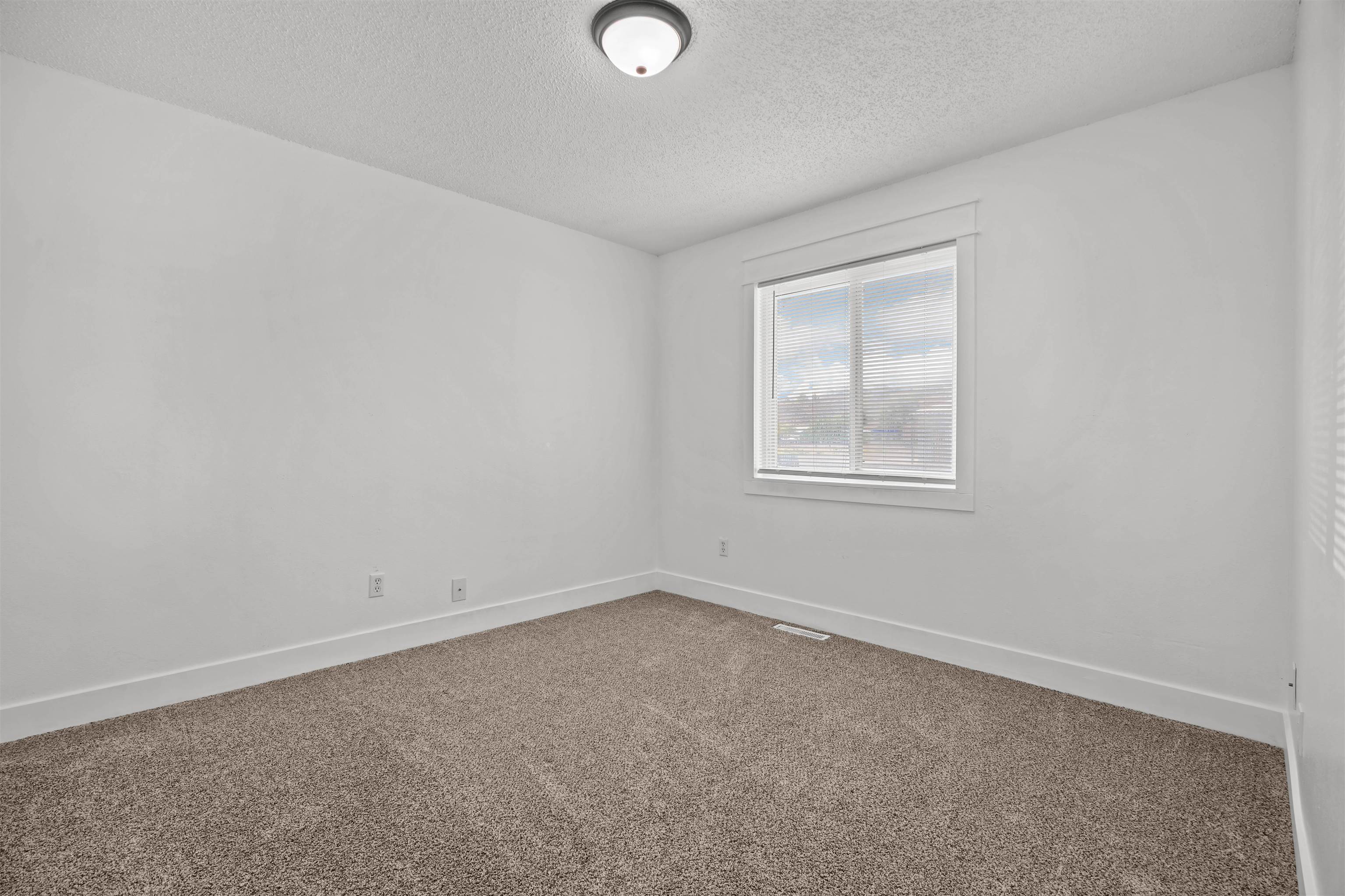 744 E Rio Blanco Avenue Property Photo 20