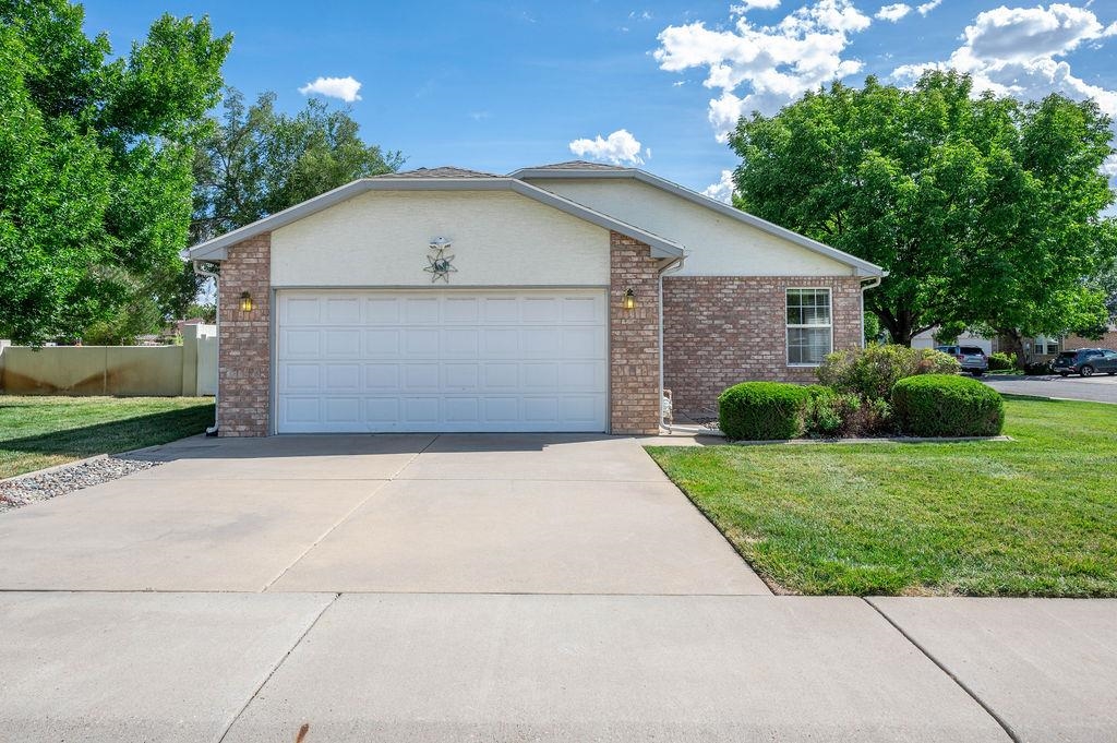 3950 E Brambling Lane Property Photo 2