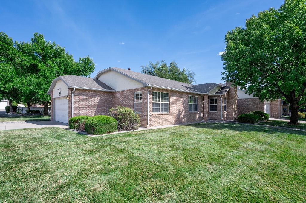 3950 E Brambling Lane Property Photo 3