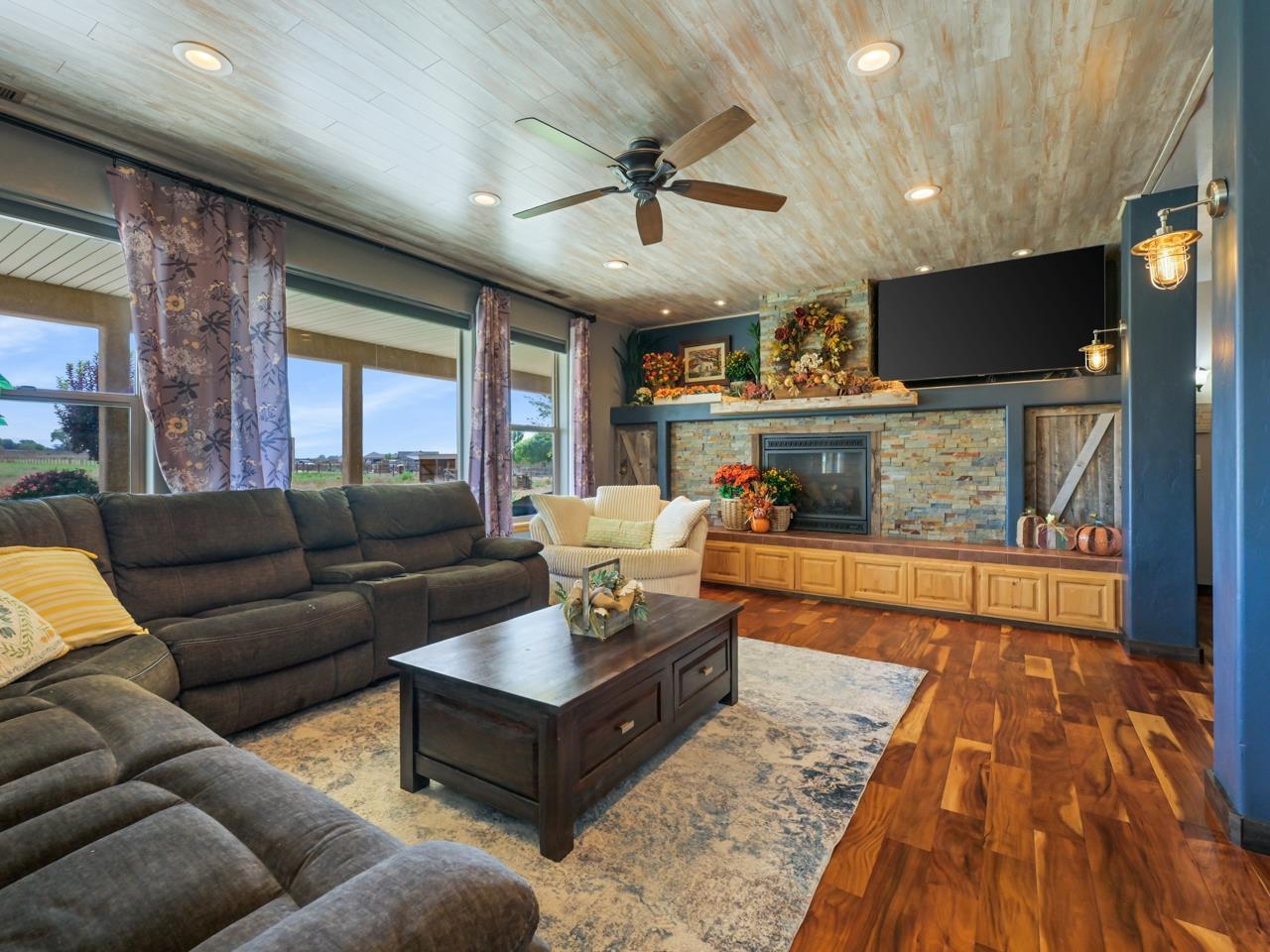 1454 19 Road Property Photo 5