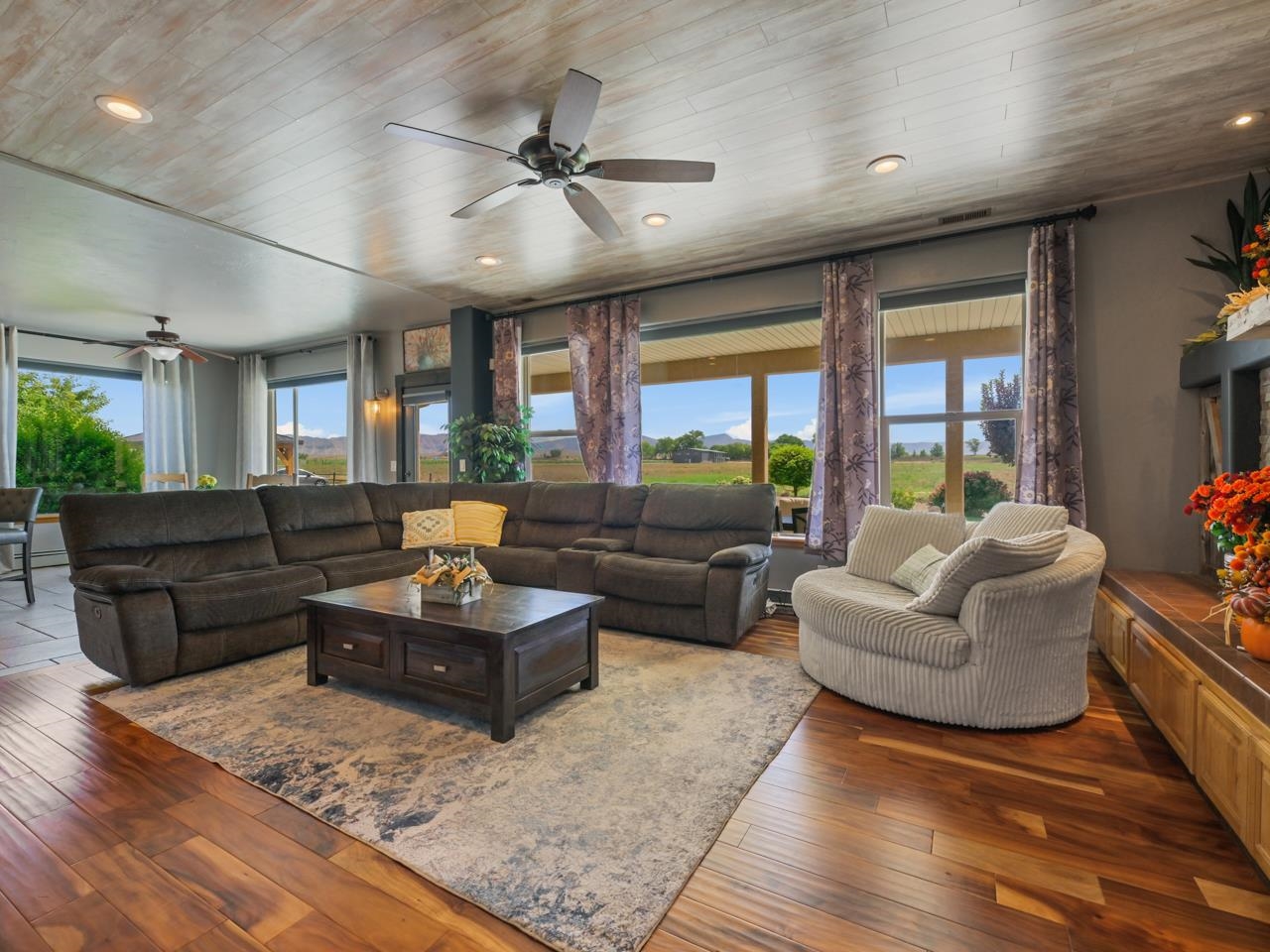 1454 19 Road Property Photo 6