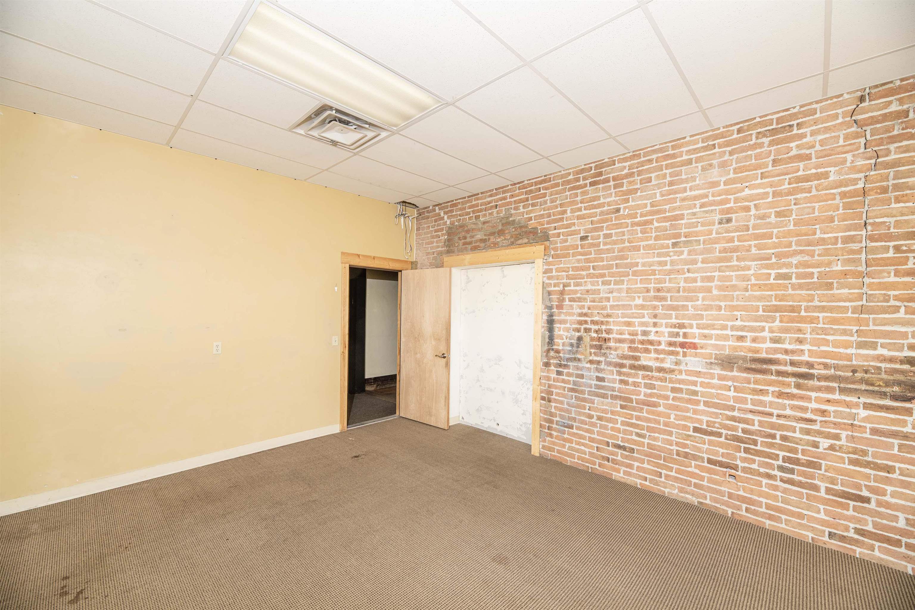 513 E Main Street Property Photo 8