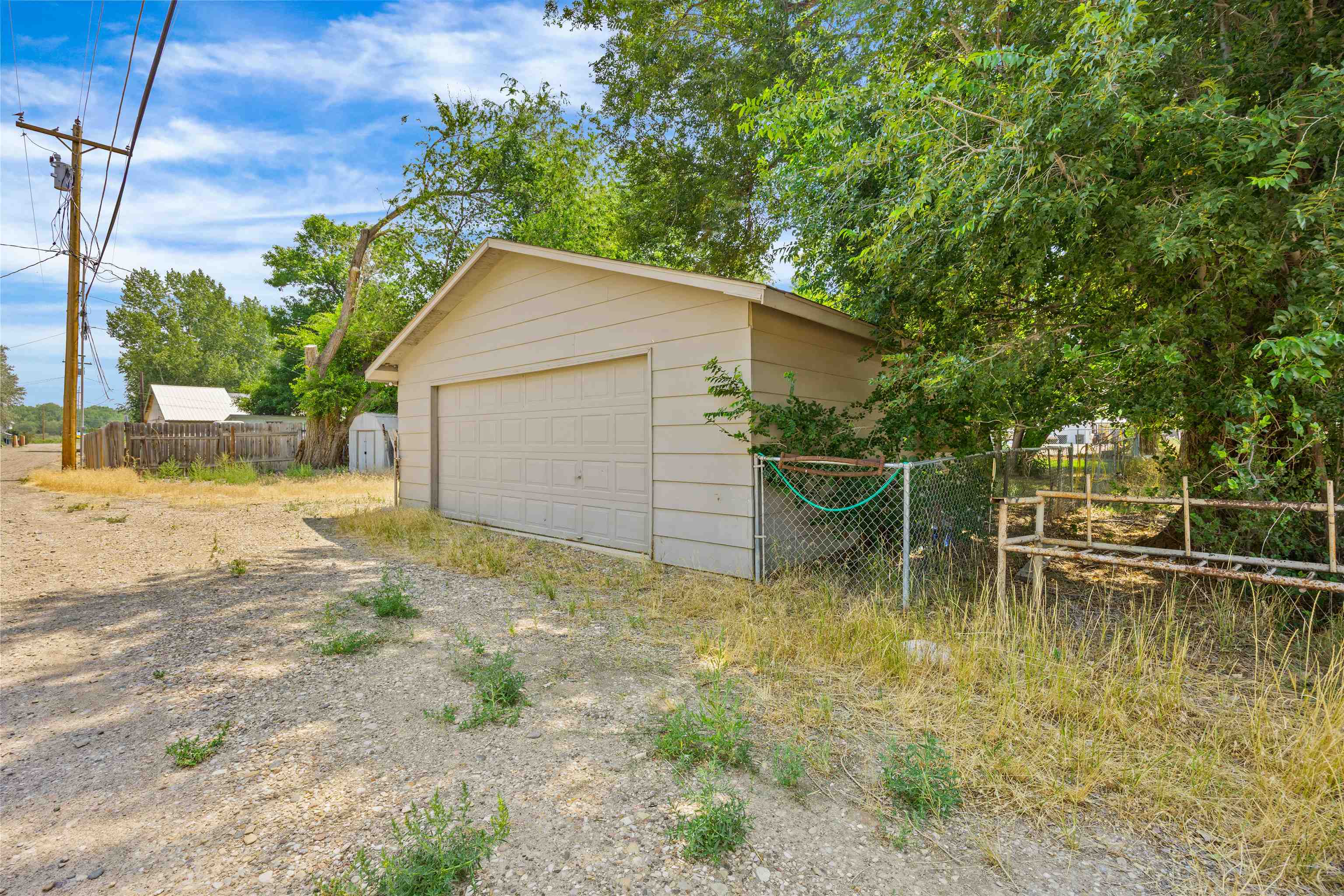 708 E Rio Blanco Avenue Property Photo 5